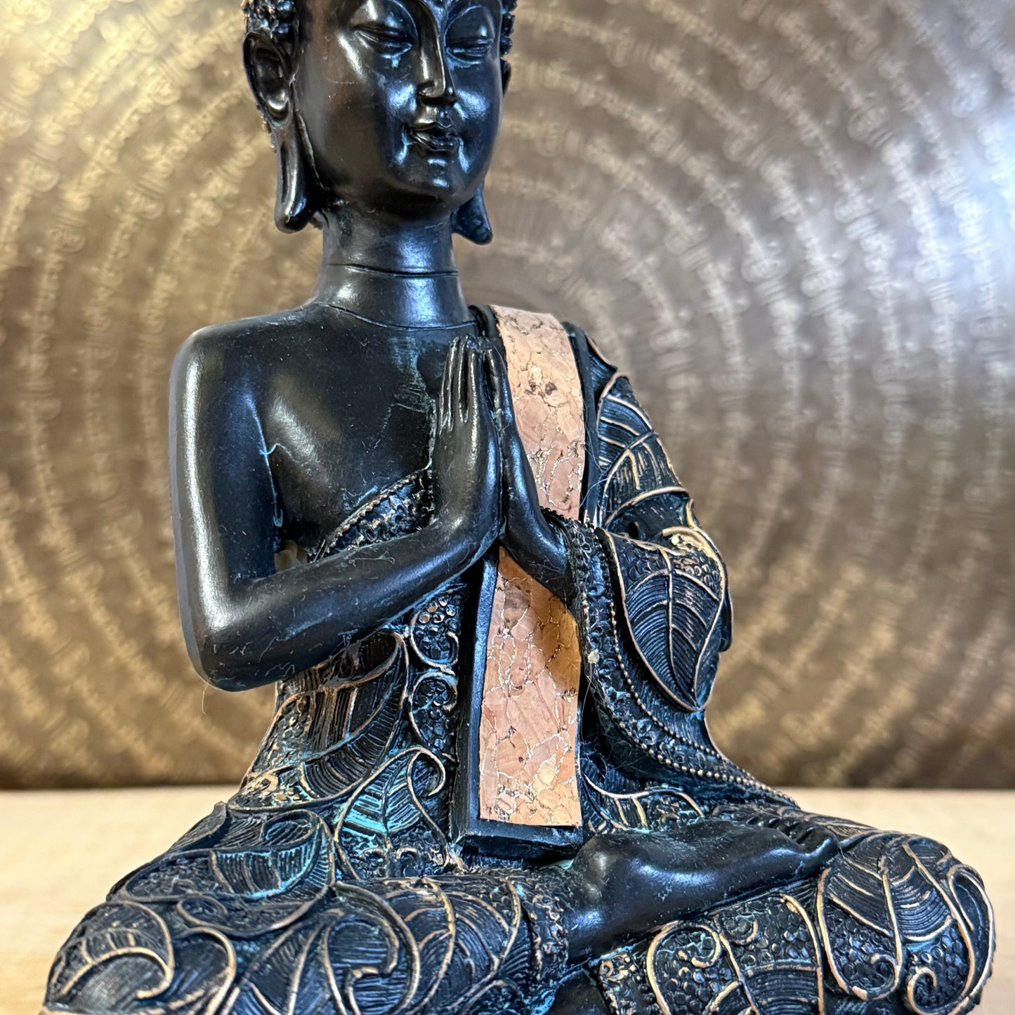 Praying Buddha antique style polyresin statue 22 cm with praying mudra.