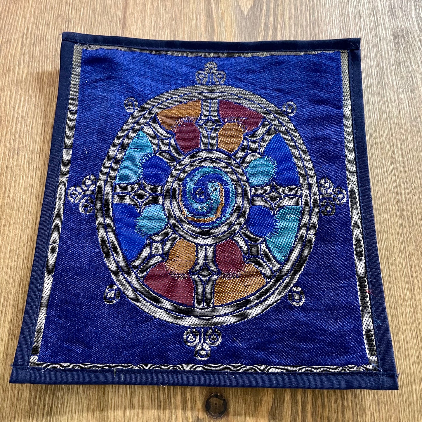 Mini Brocade Cloth Bell Dorje Mat 17 X 17 cm (Dharma Wheel)