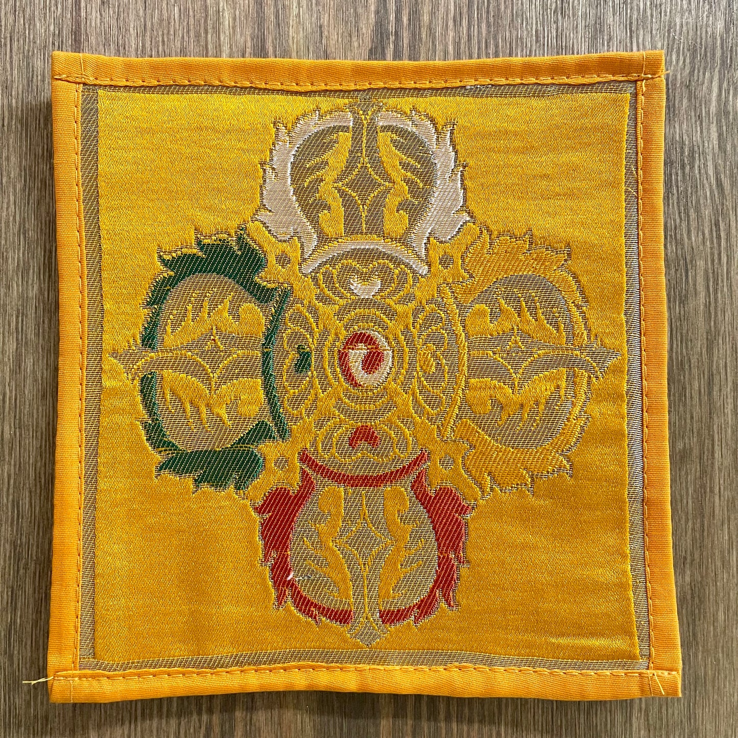 Mini Brocade Cloth Bell Dorje Mat 17 X 17 cm (Dharma Wheel)