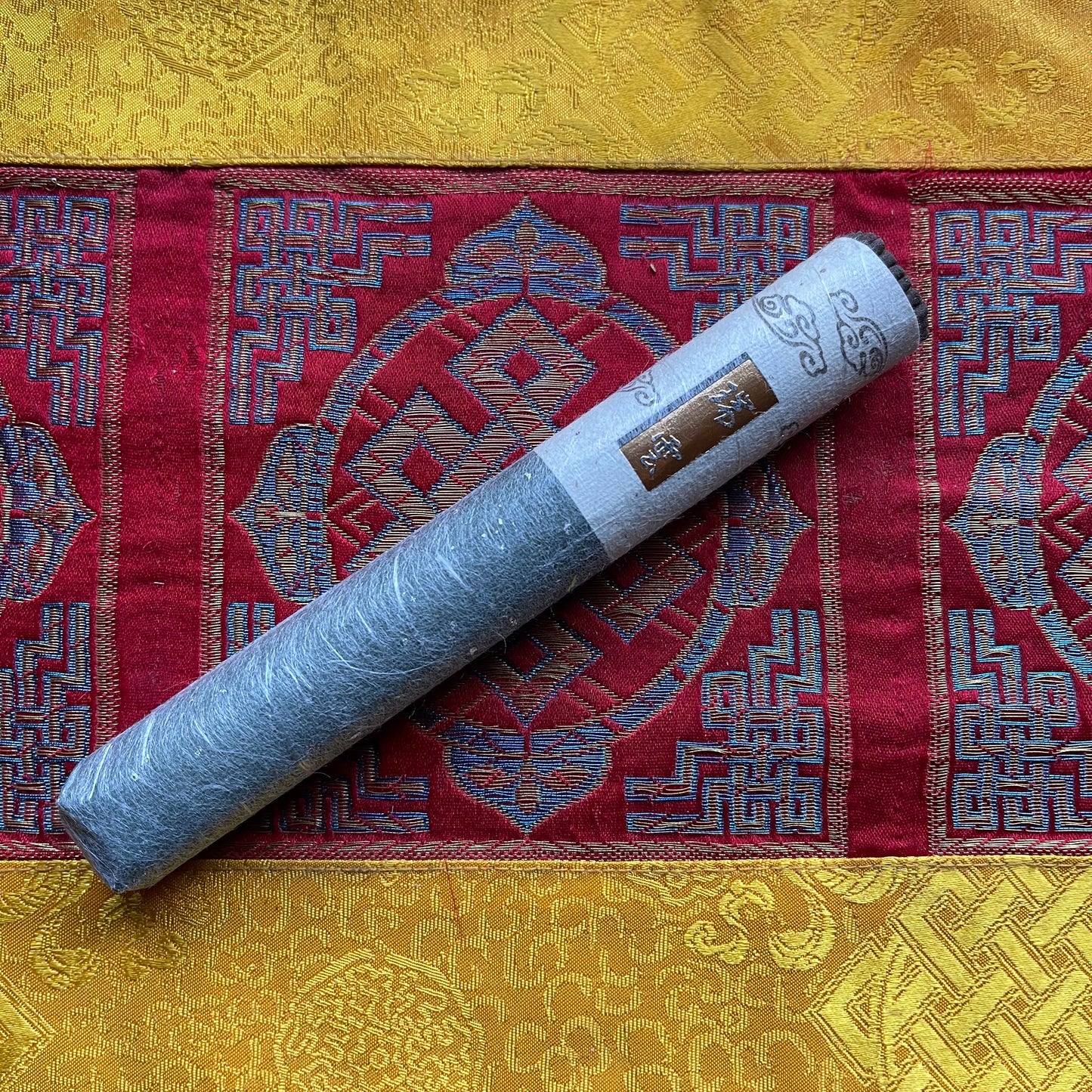 Zuiun 'Good Fortune Cloud' Incense Roll (50 Sticks)