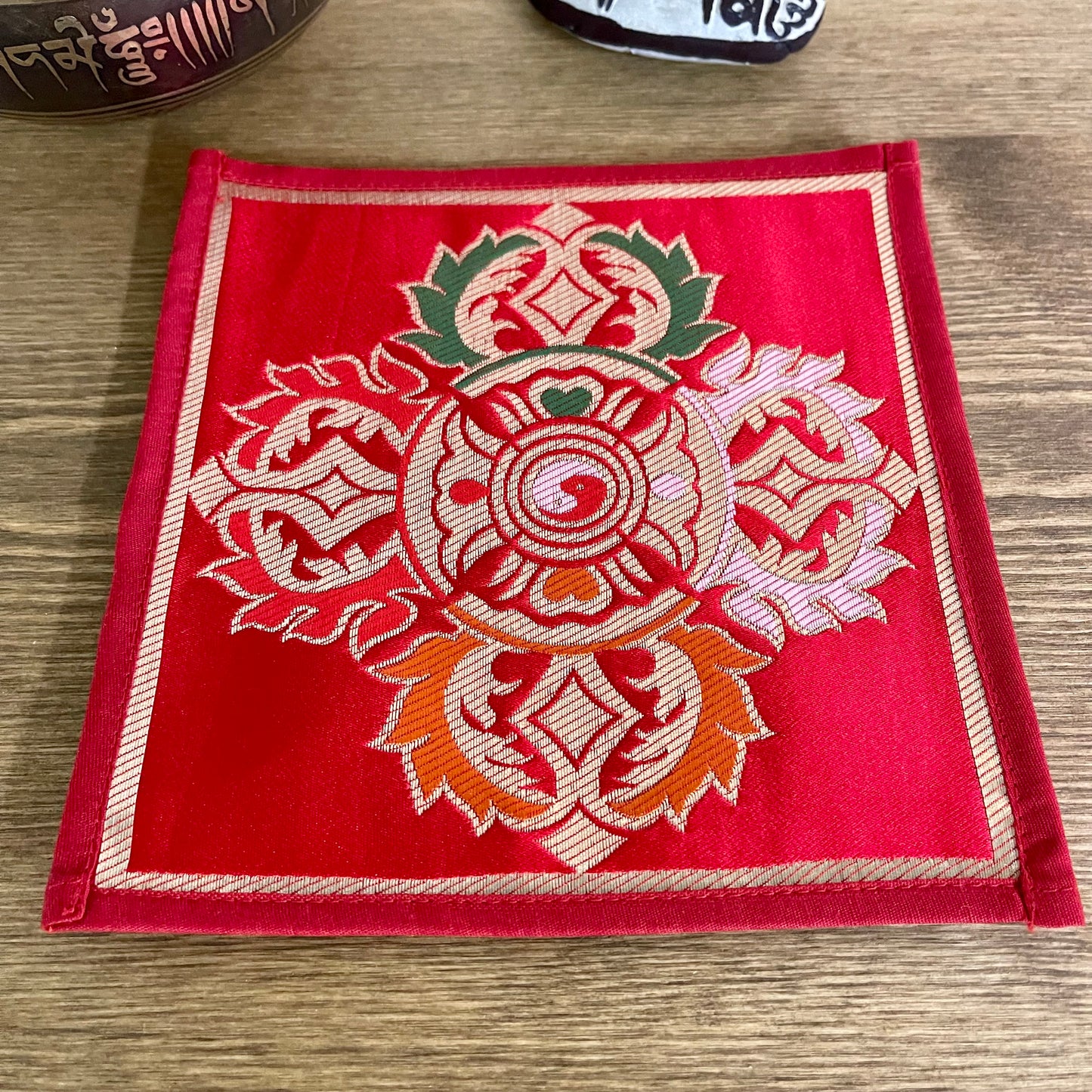Mini Brocade Cloth Bell Dorje Mat 17 X 17 cm (Dorje)