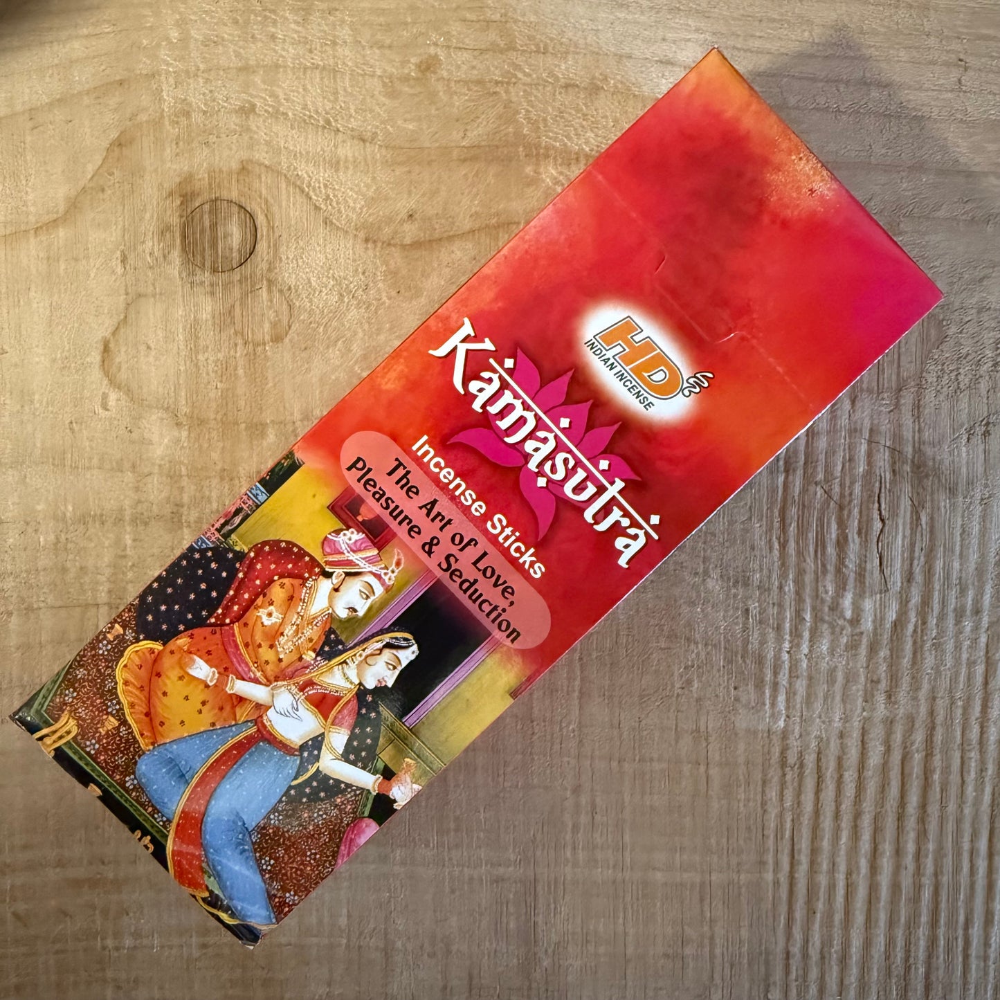 Kama Sutra Hexagon incense by Hari Darshan. A traditional Indian incense for relaxation, atmosphere, and creating a warm, inviting space.
