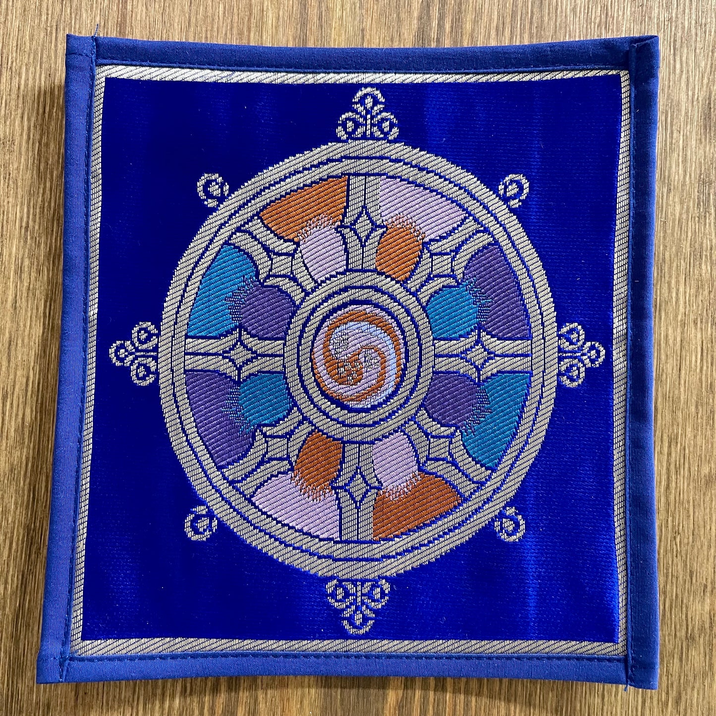 Mini Brocade Cloth Bell Dorje Mat 17 X 17 cm (Dharma Wheel)