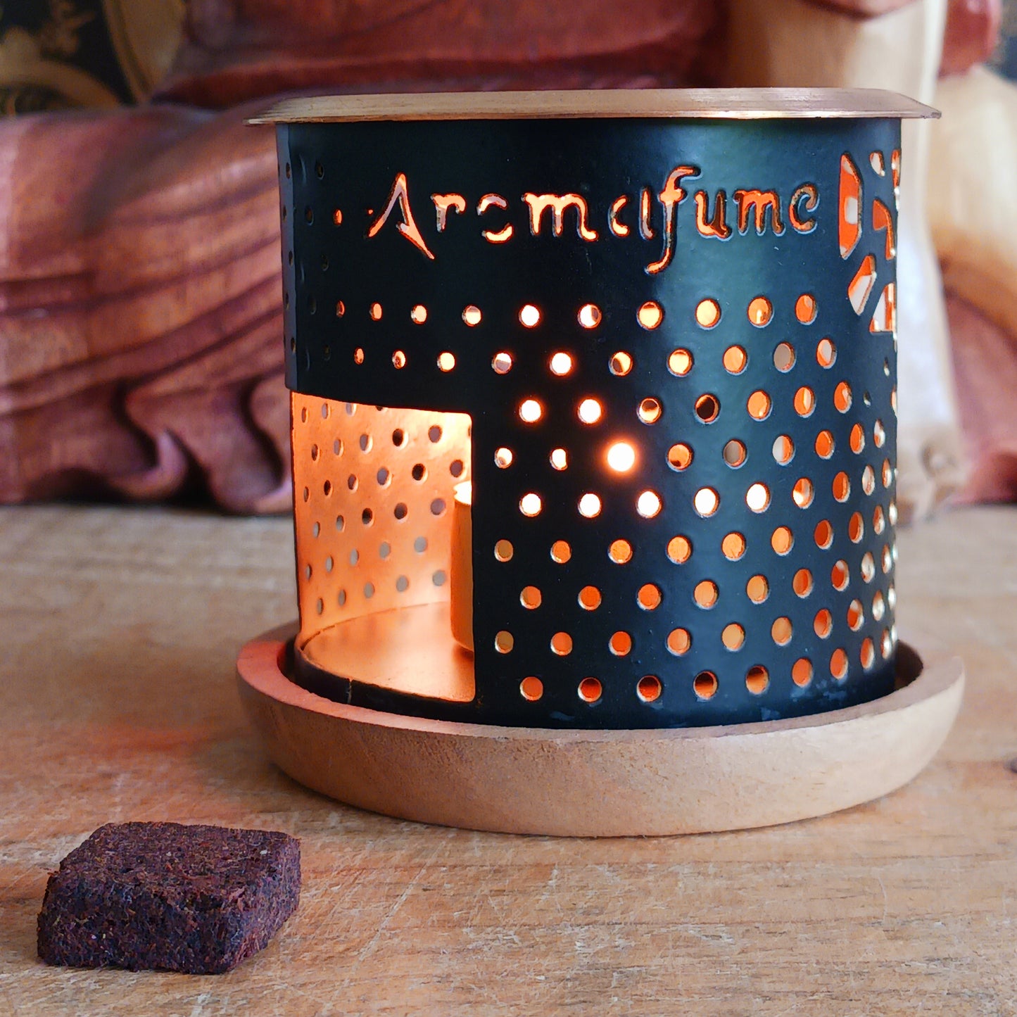 The Aromafume Oriental Incense Brick Burner is specially designed to safely and effectively heat Aromafume incense bricks, releasing their fragrance in a clean, controlled way.