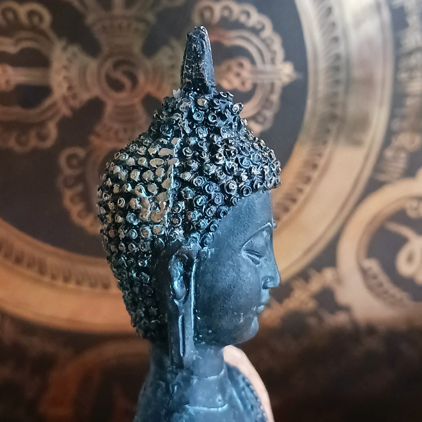 Elevate your space with this exquisite Thai-style Buddha figurine, showcasing a vintage aesthetic and a serene aura. Crafted with precision from high-quality resin, this 14cm statue features the Buddha in the Dhyana Mudra, a meditative hand gesture symbolizing spiritual enlightenment and harmony.