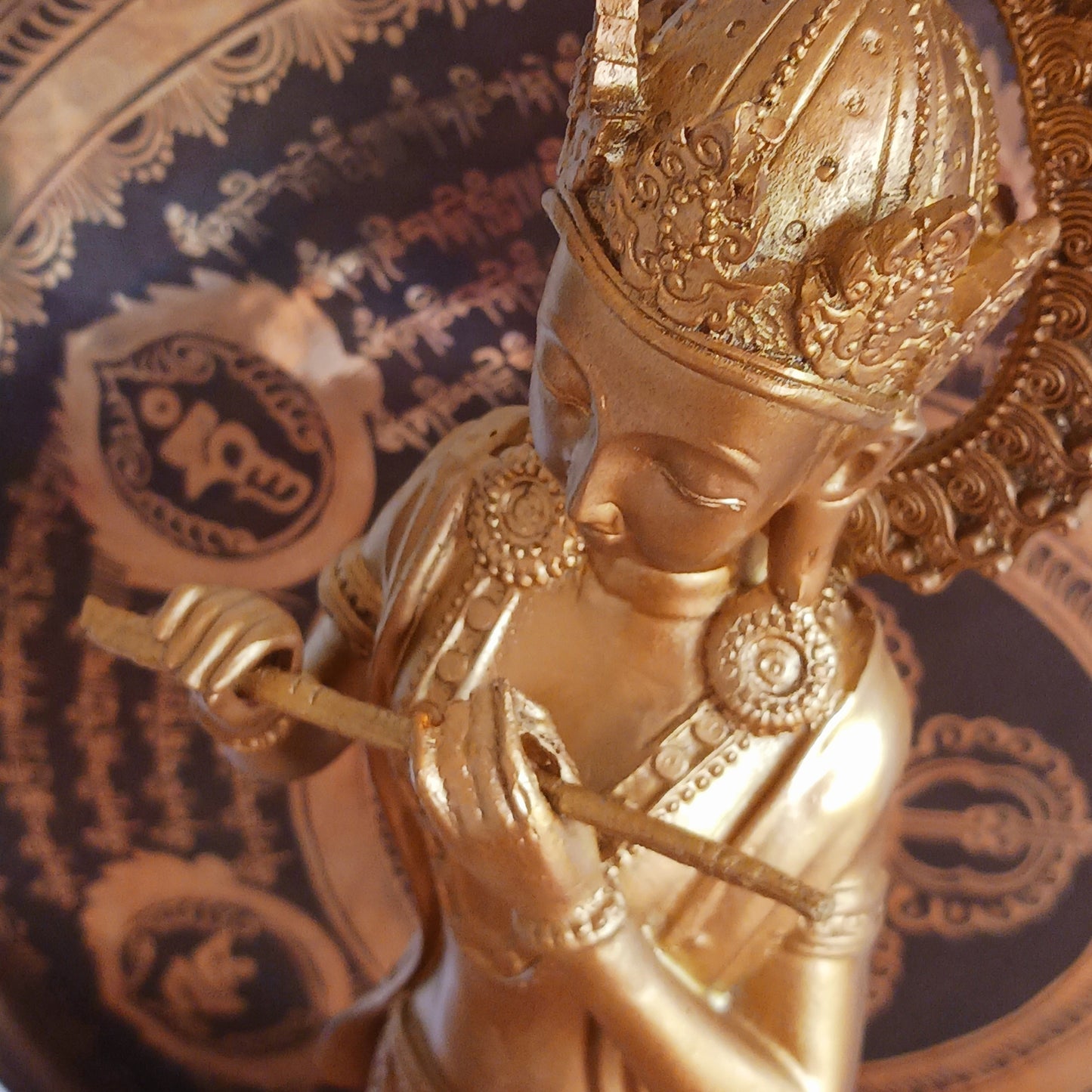 Bring divine grace and serenity into your space with this beautifully crafted golden statue of Lord Krishna, one of the most revered and beloved deities in Hinduism. Krishna, the eighth avatar of Vishnu, is known as the god of love, protection, and compassion.