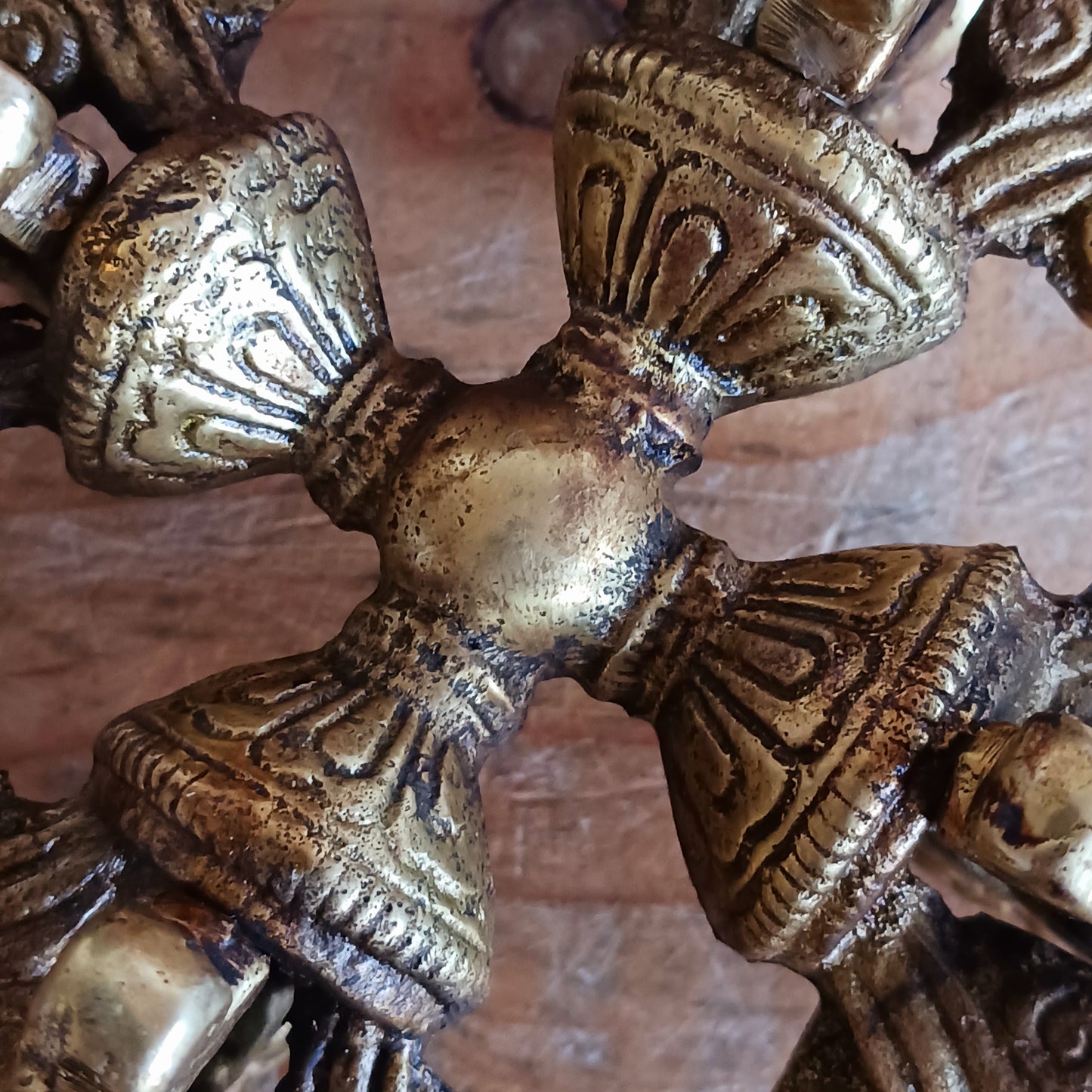 Experience the spiritual power and symbolism of this Tibetan Lotus Double Dorje, a sacred object deeply rooted in Tibetan Buddhist tradition. Crafted with care by skilled artisans, this quality piece represents protection, harmony, and unshakeable spiritual strength.