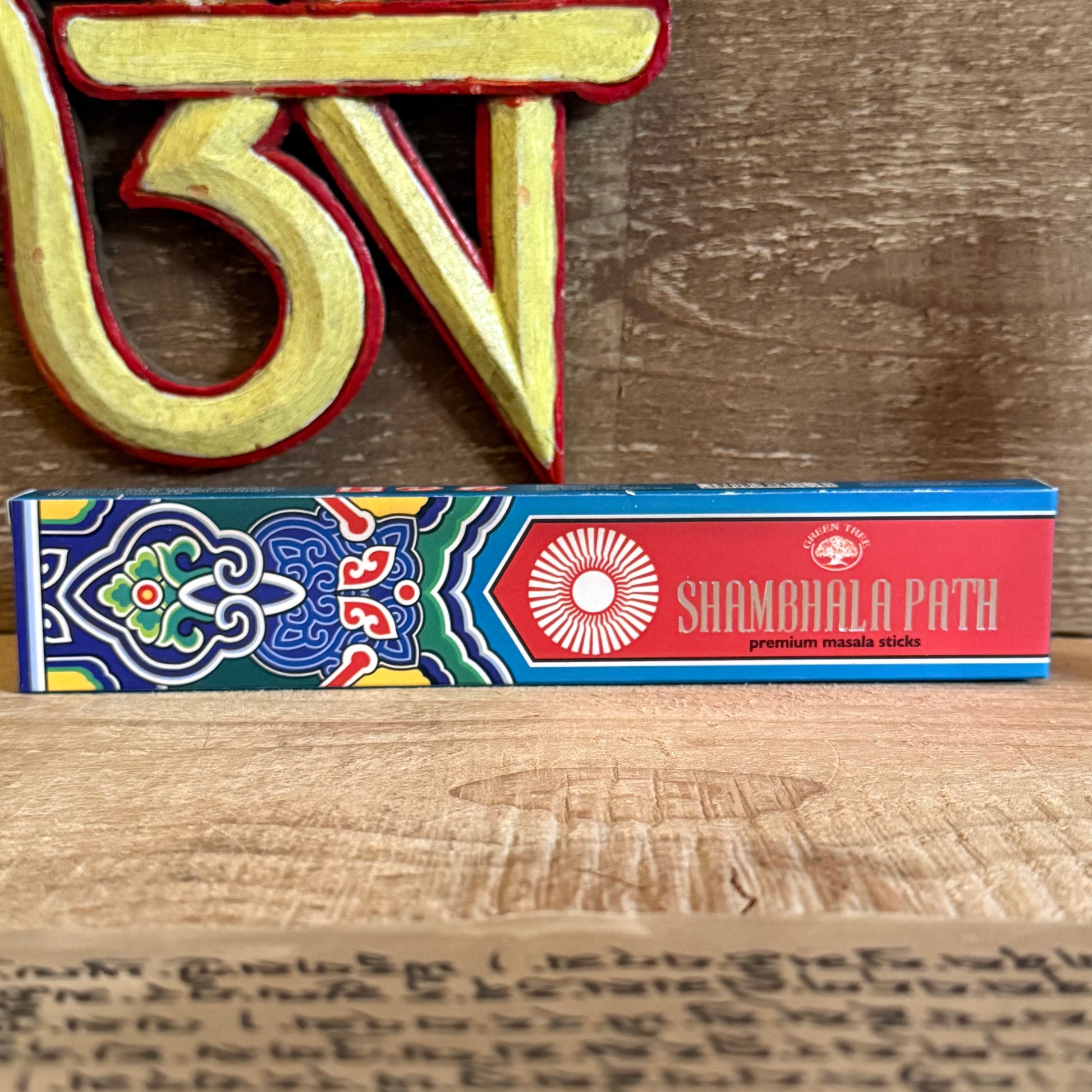 Follow the sacred path to tranquillity with Green Tree Natural Masala Shambhala Path Hand Rolled Incense Sticks. Handcrafted in India from pure, natural masala ingredients, this incense embodies the spirit of Shambhala—the mythical kingdom of inner peace, wisdom, and spiritual awakening.