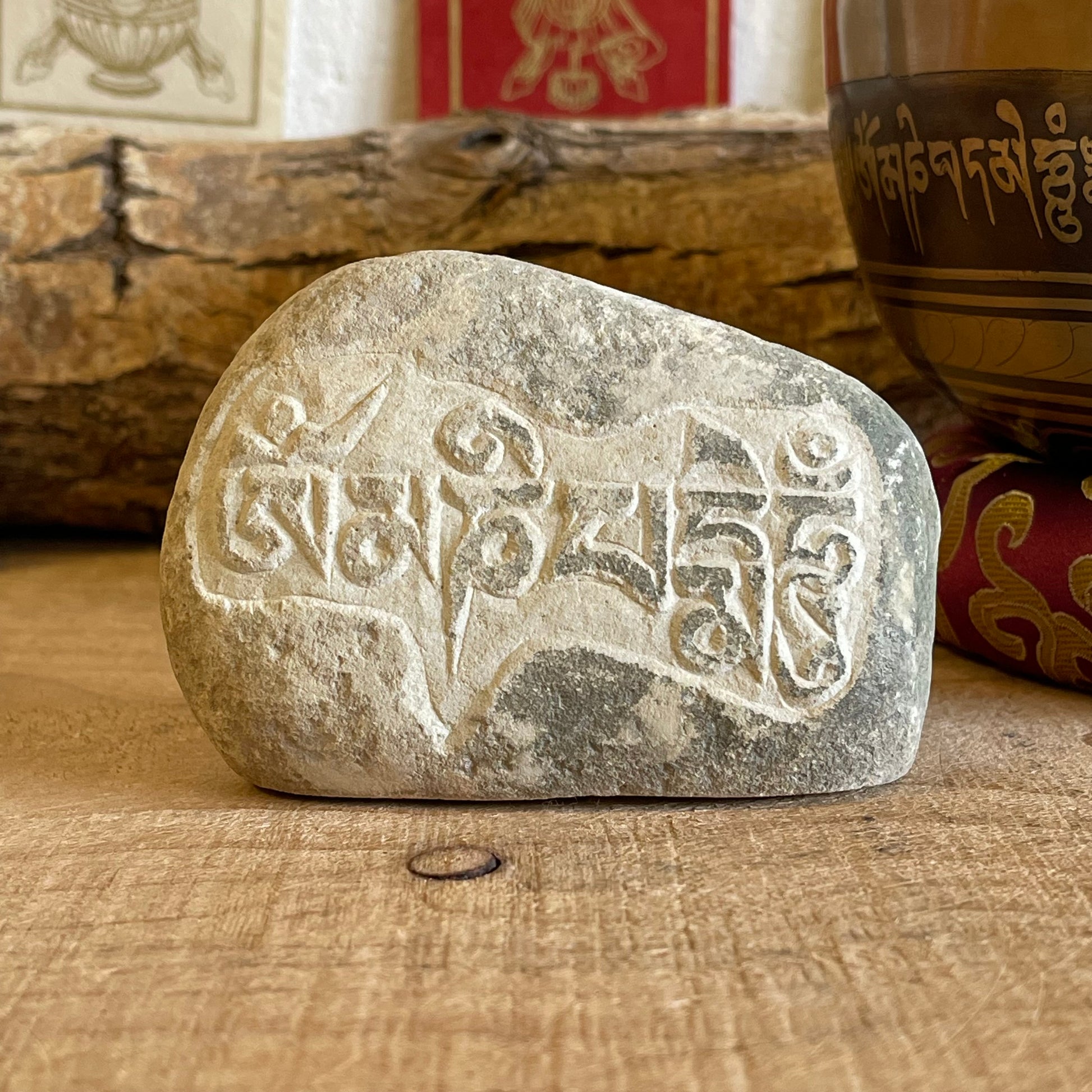 Mani Stone Om Mani Padme Hum 12.5 cm