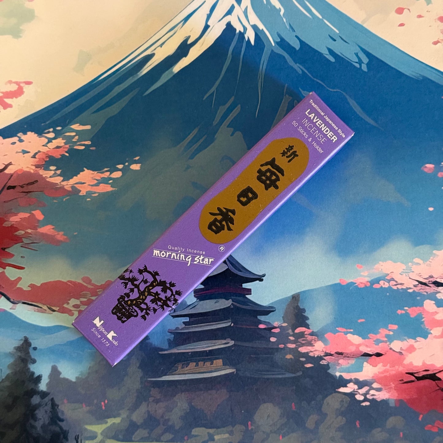 Relax with Morning Star Lavender incense by Nippon Kodo. Clean-burning Japanese incense with a soothing floral aroma, ideal for evening use.