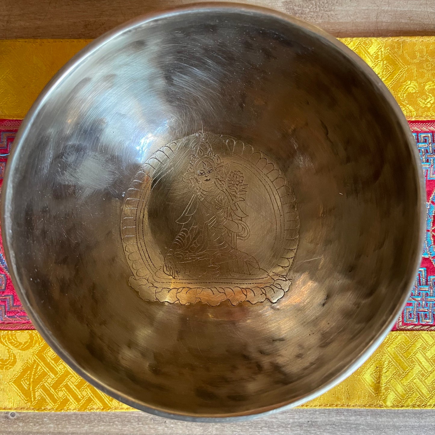Singing Bowl  Tara  (engraving) 13 cm (466gm)