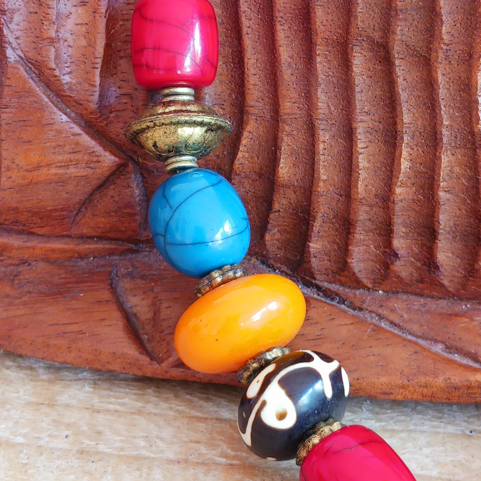 The beauty of the Himalayas is reflected in this striking Tibetan Dzi Bead Necklace.