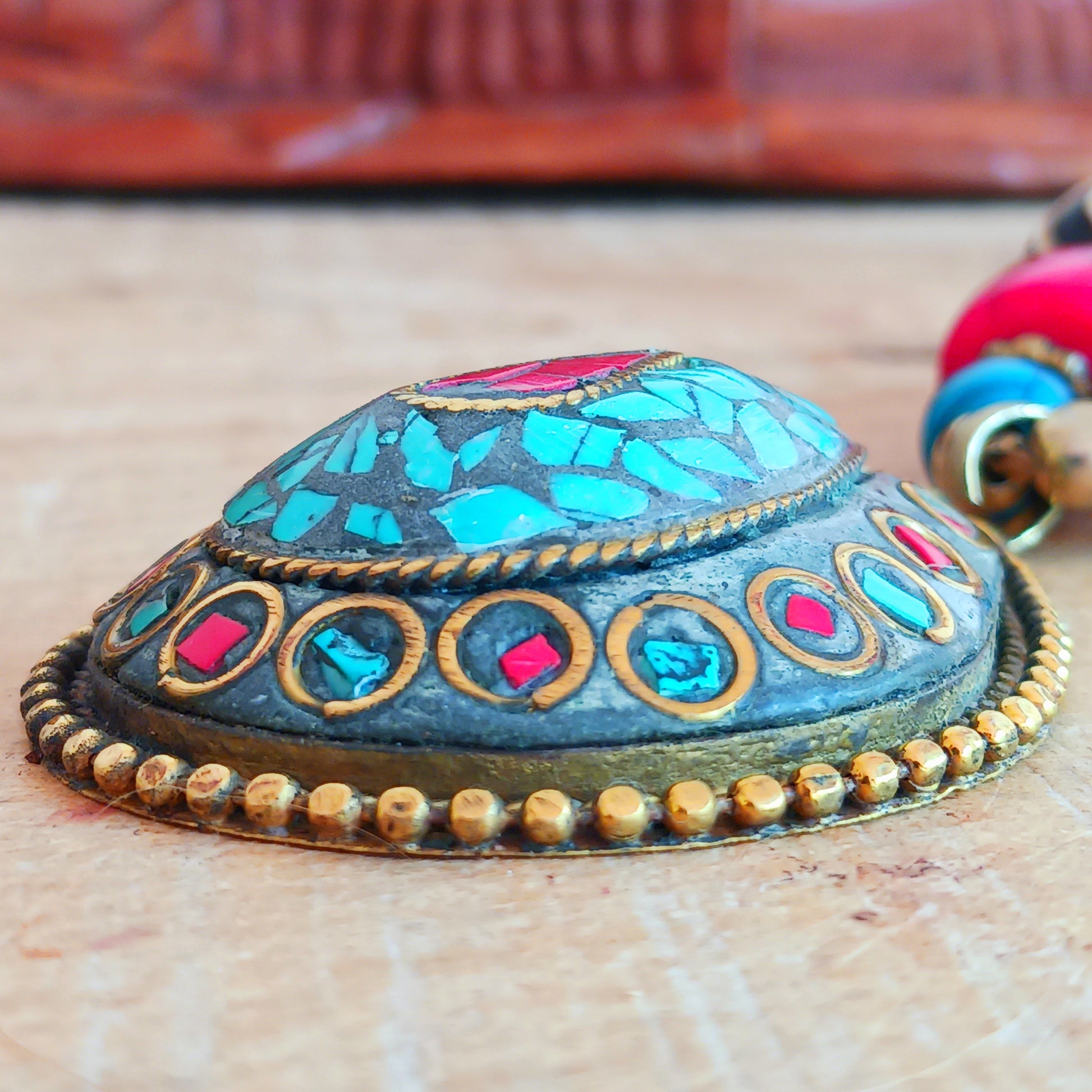 The beauty of the Himalayas is reflected in this striking Tibetan Dzi Bead Necklace.