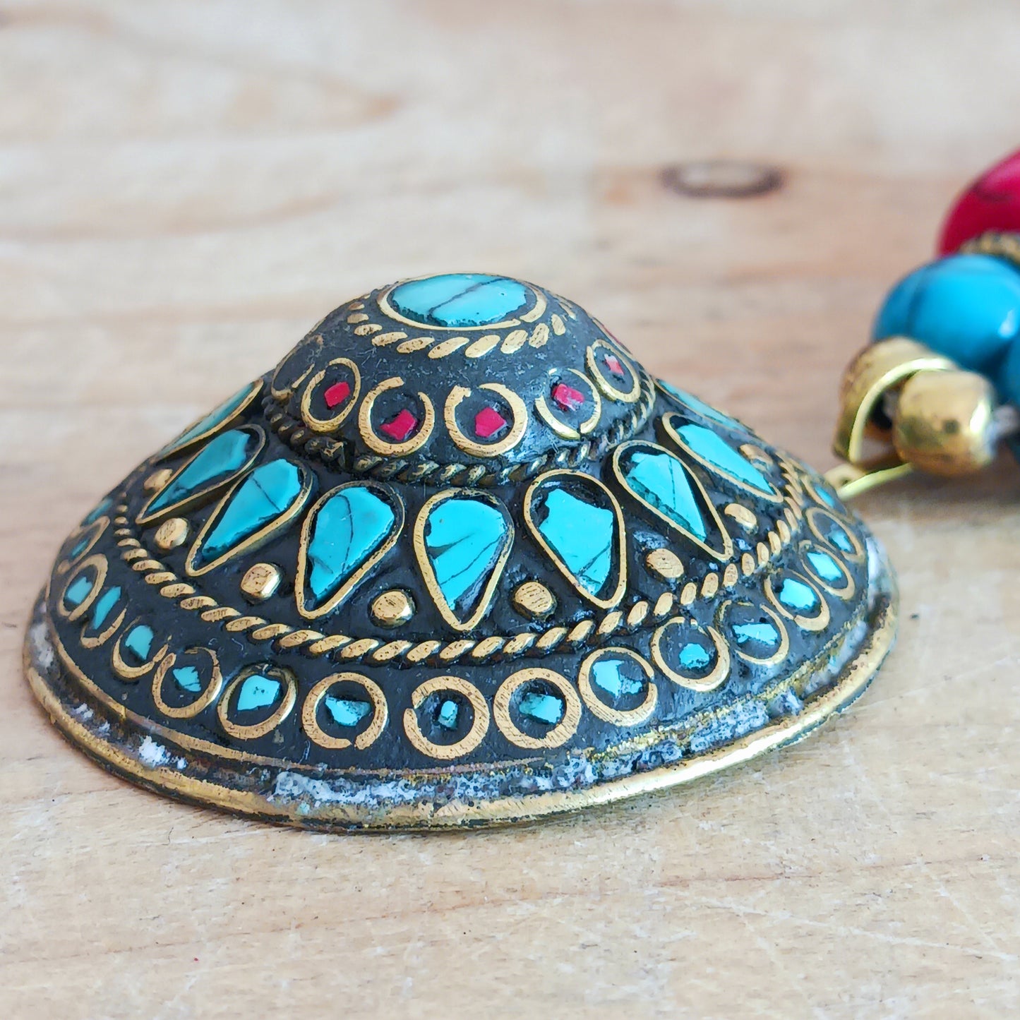 The beauty of the Himalayas is reflected in this striking Tibetan Dzi Bead Necklace.