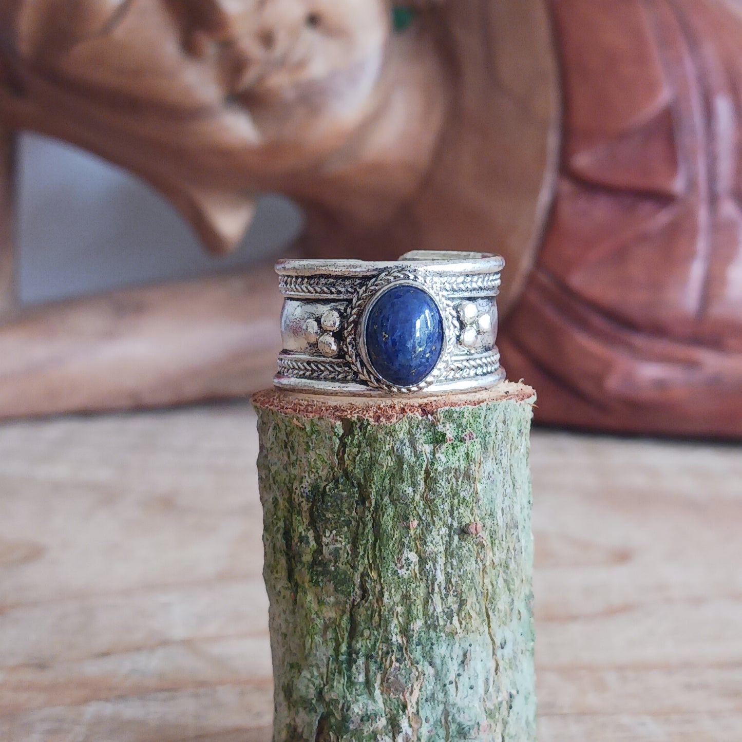 Nepalese white metal finger ring decorated with a blue Lapis stone.