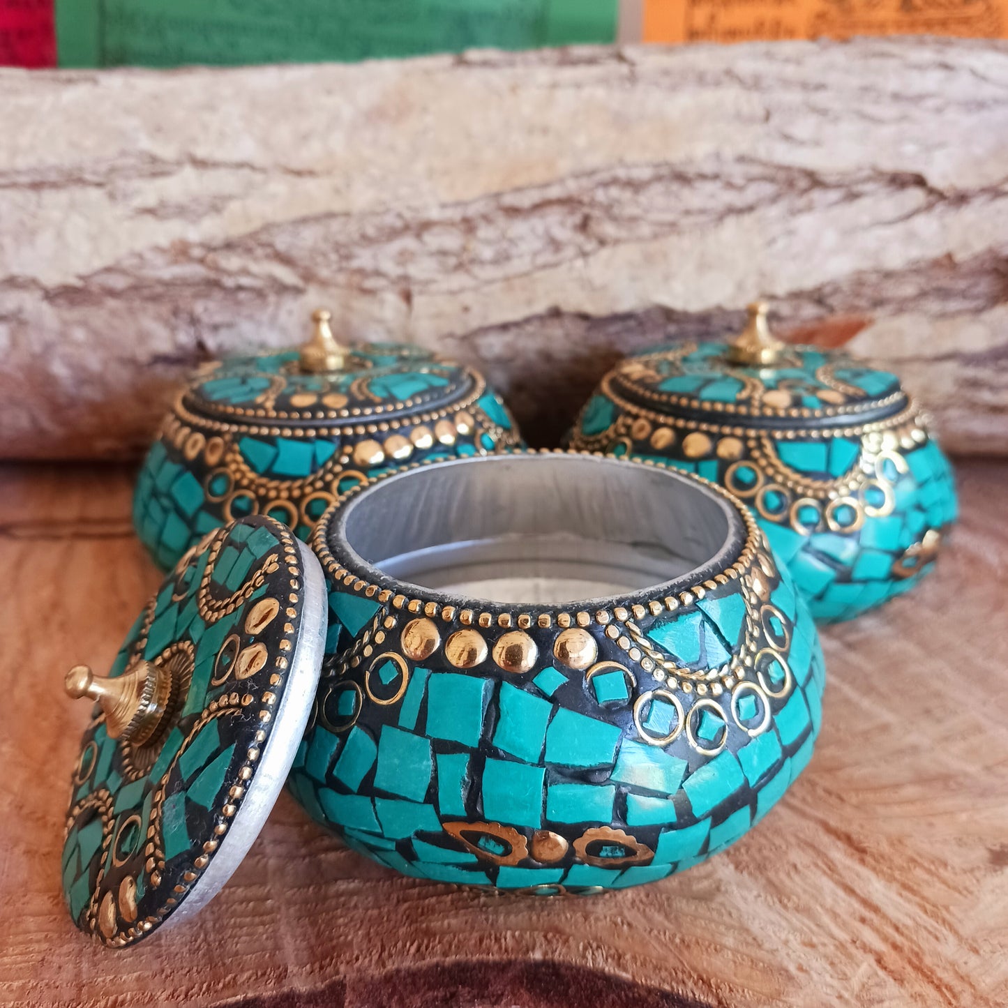 This beautiful handmade Tibetan jewellery box is a work of art and a great way to keep special pieces in your jewellery collection.&nbsp;