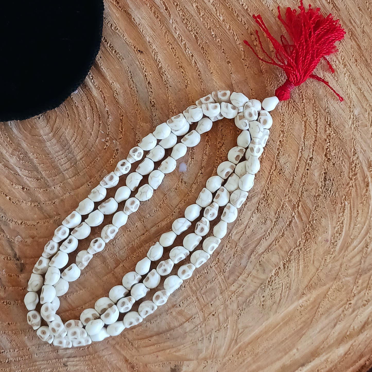 Mallah or Malas are a type of Buddhist rosary. Usually consisting of 108 beads which is a very auspicious number in Buddhism, Malla beads are used to aid meditation and prayer with each bead representing a mantra repetition.