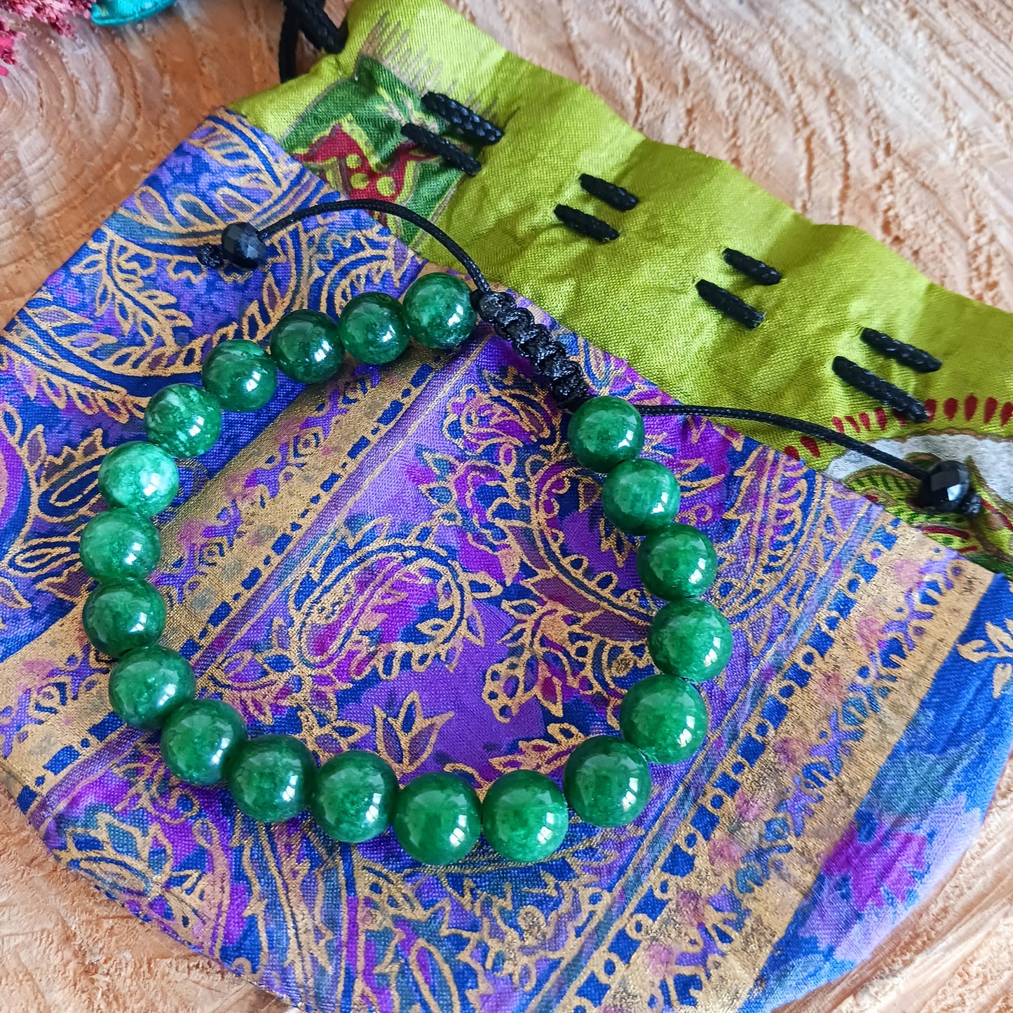 Malas are used for counting mantras, which are short sacred phrases. The beads are often made from seeds, gemstones, or wood, and may have a "guru" bead, tassel, or special knot