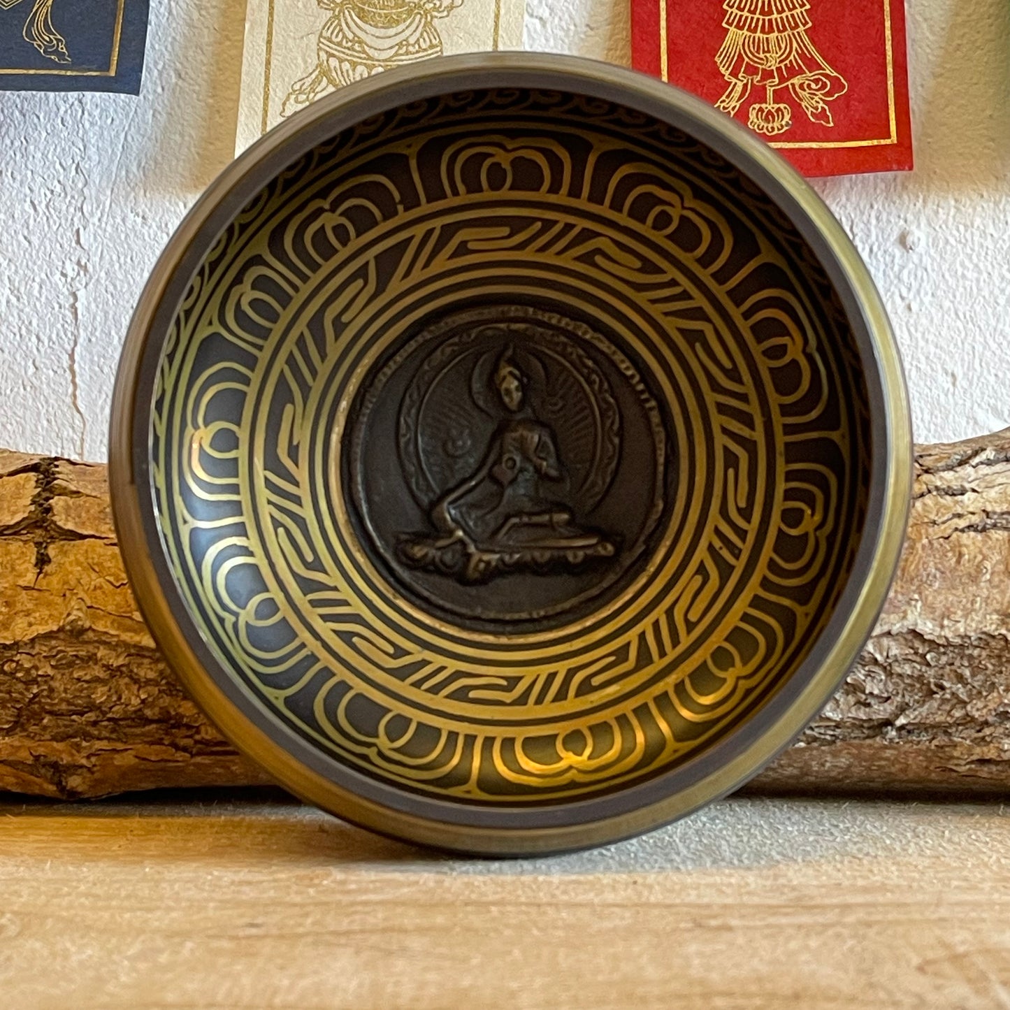 Tibetan singing bowls have been used for centuries for meditation and healing by restoring harmony of the body, mind and soul.  Depiction of Buddha in the center and the Om Mani Padme Hum mantra in Sanskrit on the outside 🕉