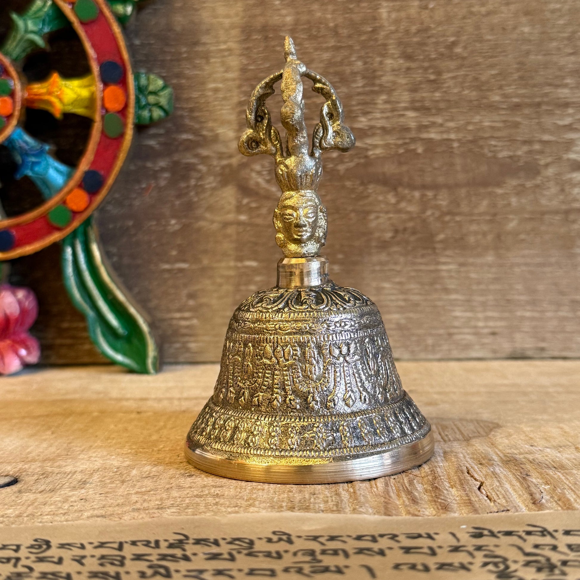 The Large Tibetan Tingsha Bell is a sacred sound instrument, handcrafted by devoted Tibetan artisans with precision and care. Measuring 7.5 x 13 cm, it carries the essence of centuries-old mindfulness practices and Tibetan spiritual traditions.