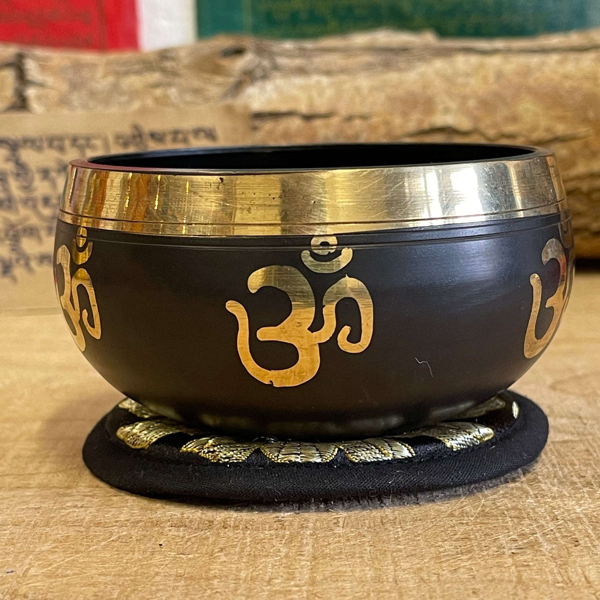 Tibetan Lotus Flat Round Singing Bowl Cushion 9cm