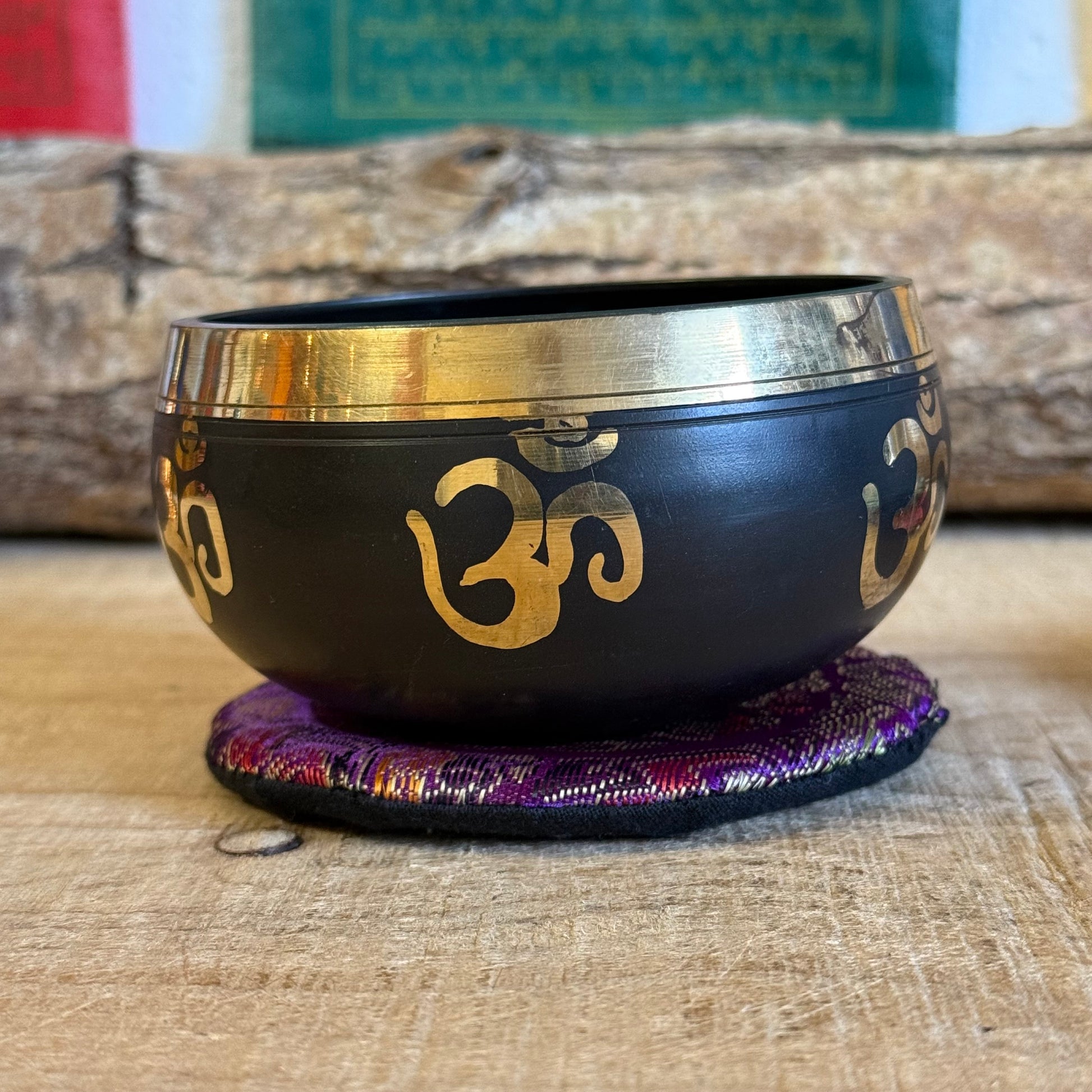 Brocade Singing Bowl Cushion – A Resting Place for Sacred Sound

Rooted in Buddhist tradition, this beautifully embroidered Small Brocade Singing Bowl Cushion offers a place of stillness for your singing bowl, allowing its vibrations to resonate with clarity and harmony.