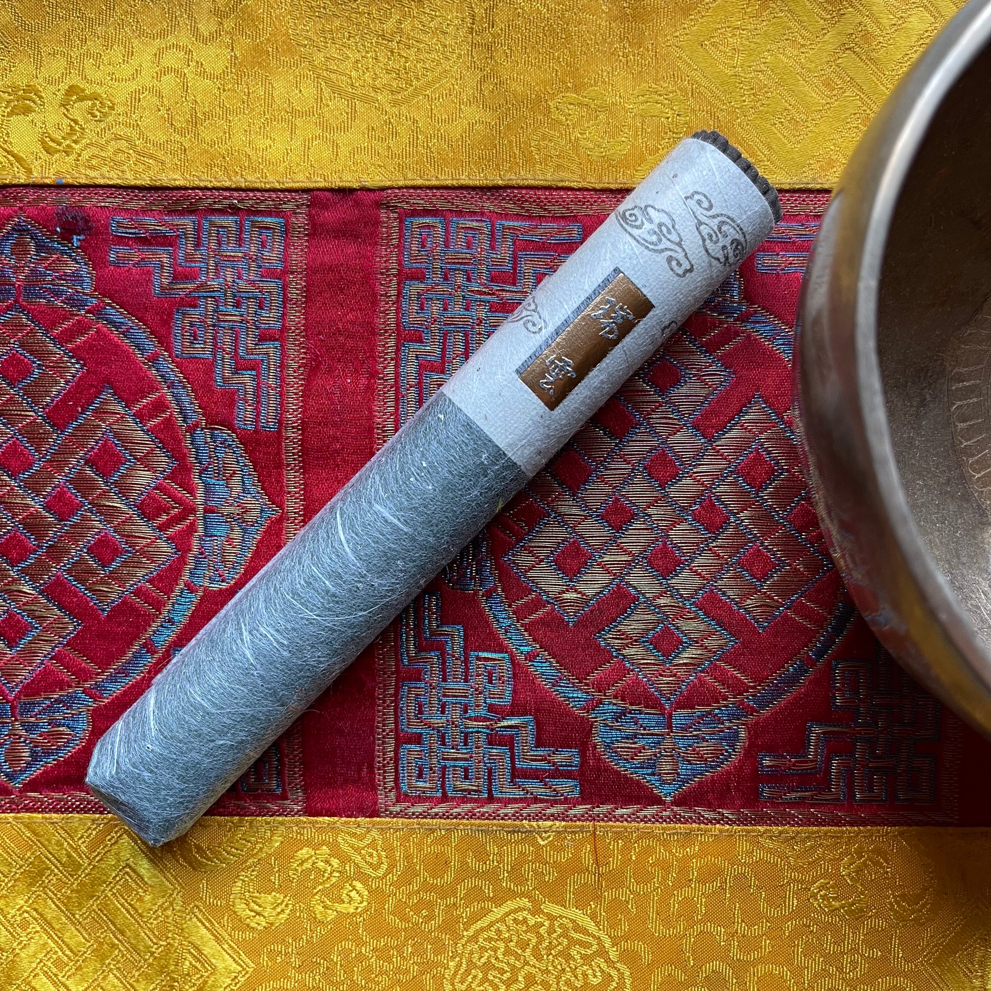Zuiun 'Good Fortune Cloud' Incense Roll (50 Sticks)