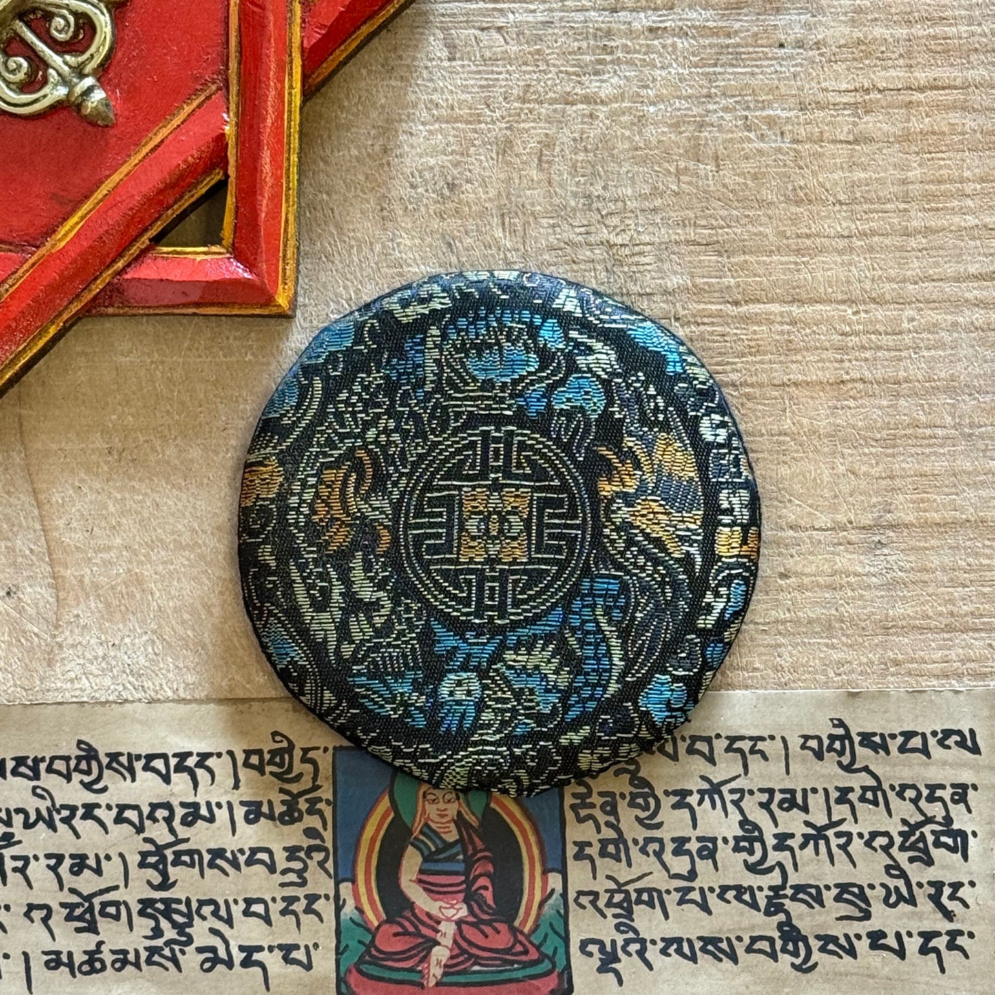 Brocade Singing Bowl Cushion | Handmade Support for Clear Sound

Enhance your practice with our brocade singing bowl cushion. Handmade in Nepal, it stabilizes your bowl for pure sound and adds beauty to your sacred space.