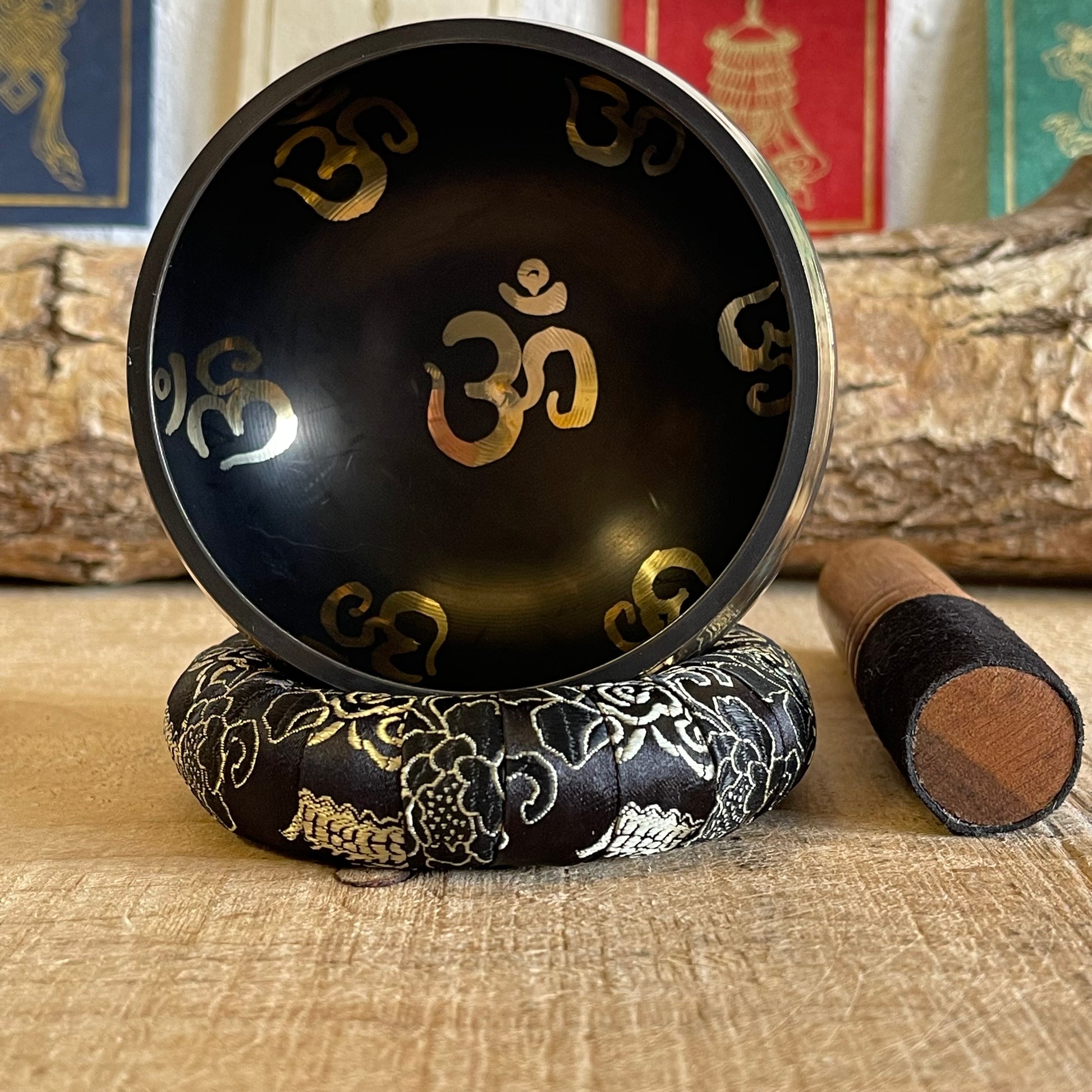 Yoga Om Singing Bowl Gift Set | Black