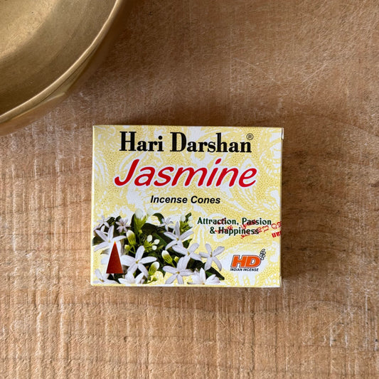 Jasmine Hari incense cones with a rich floral aroma. Made in India for meditation, ritual use, relaxation, and uplifting spiritual spaces.