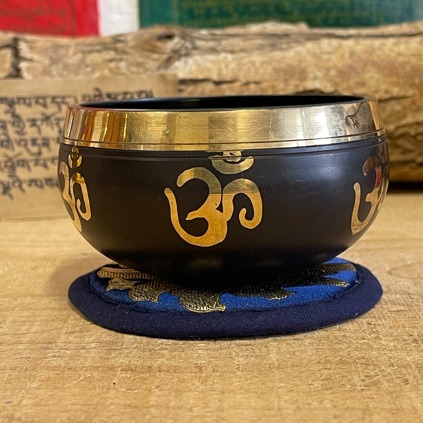 Tibetan Lotus Flat Round Singing Bowl Cushion 9cm