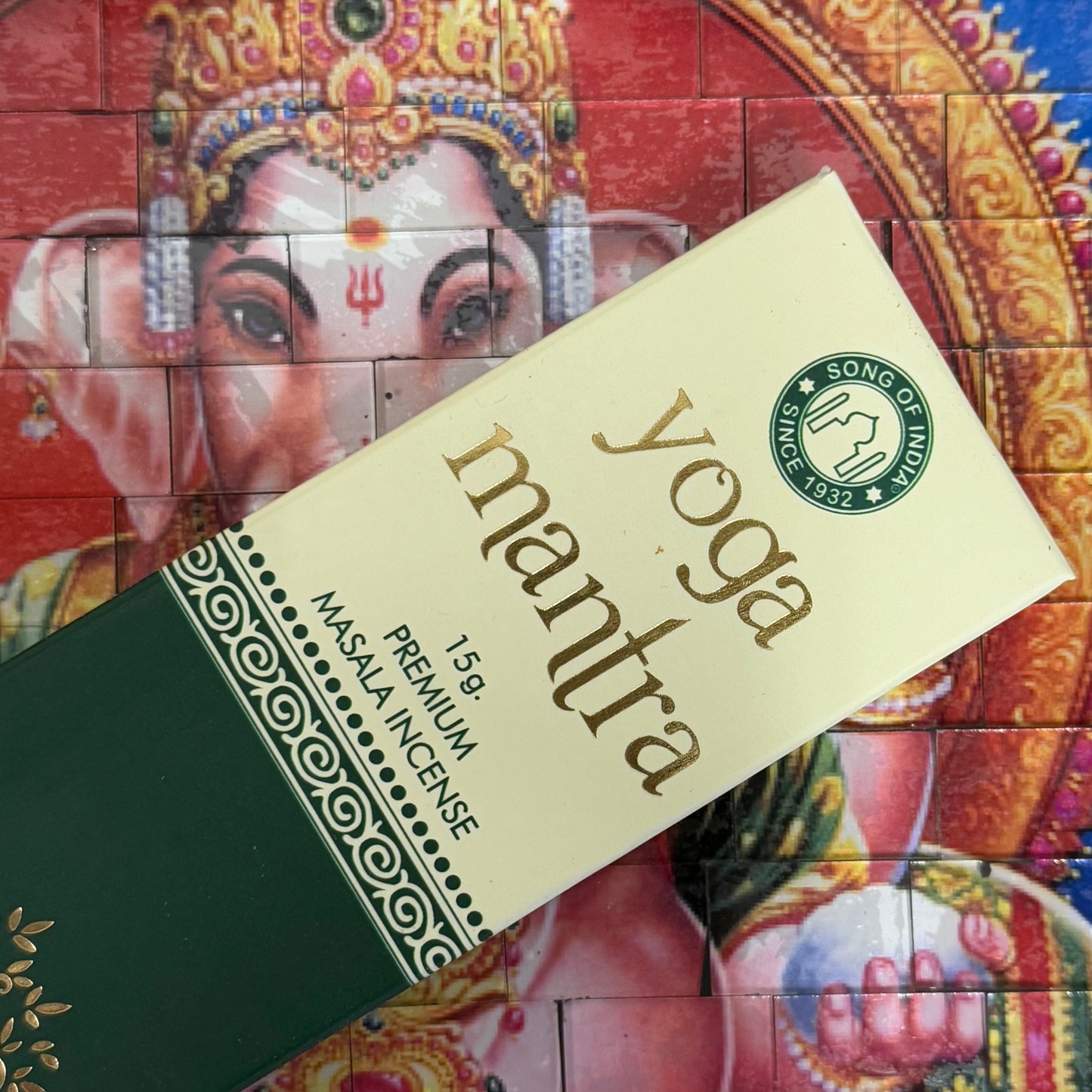 Discover the soothing aroma of Song Of India Incense Masala Yoga Mantra. Perfect for meditation, yoga, and relaxation, premium handcrafted incense sticks