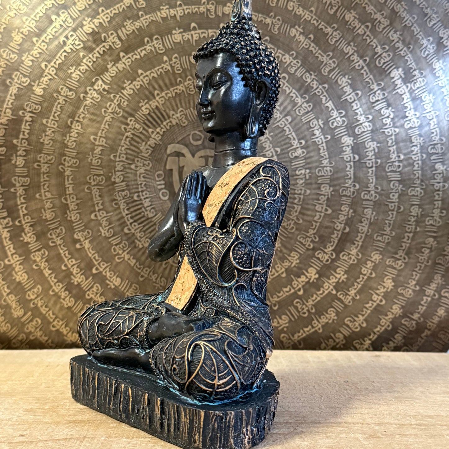 Praying Buddha antique style polyresin statue 22 cm with praying mudra.