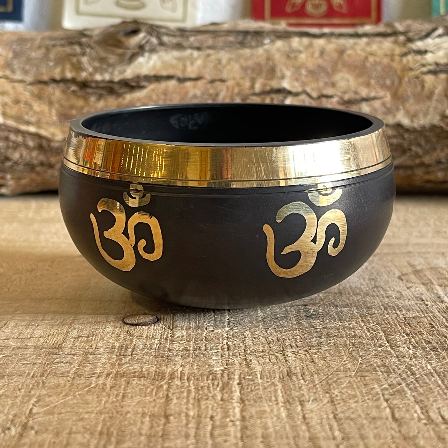 Yoga Om Singing Bowl Gift Set | Black