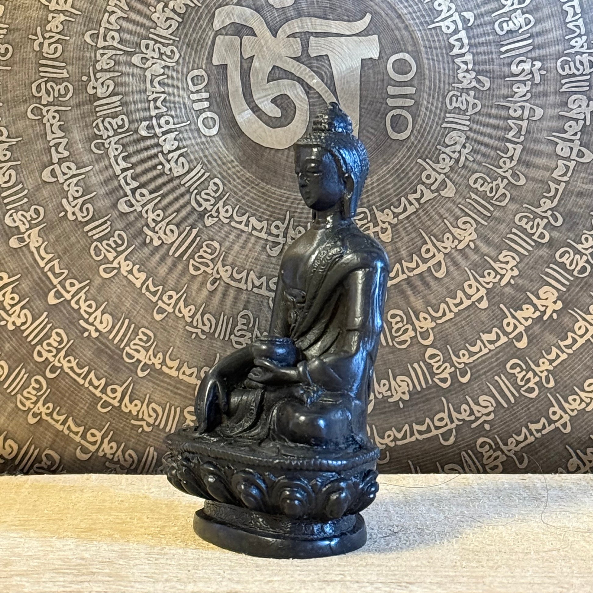Resin Shakyamuni Buddha statue Nepalese Touching the Earth mudra 10cm

