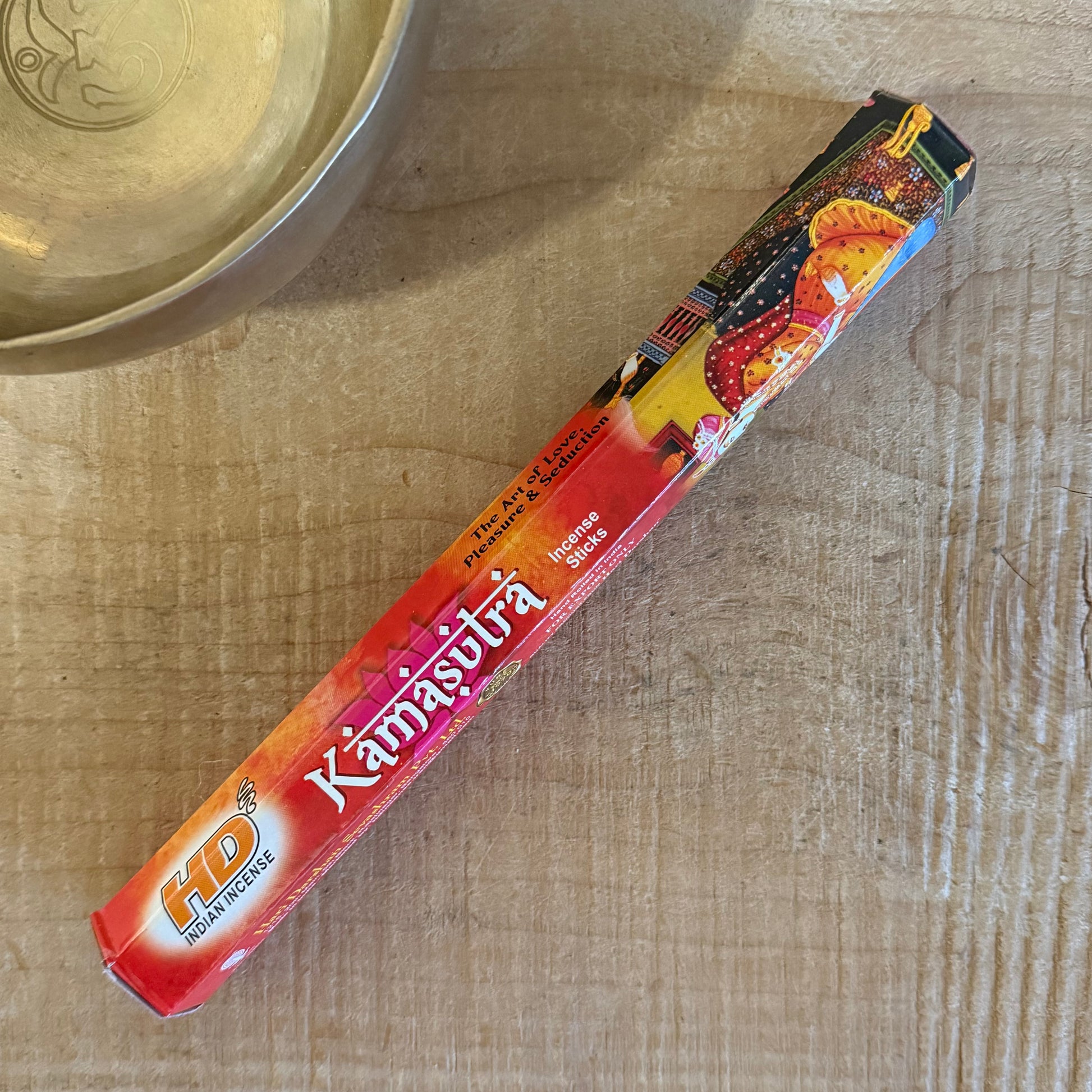 Kama Sutra Hexagon incense by Hari Darshan. A traditional Indian incense for relaxation, atmosphere, and creating a warm, inviting space.