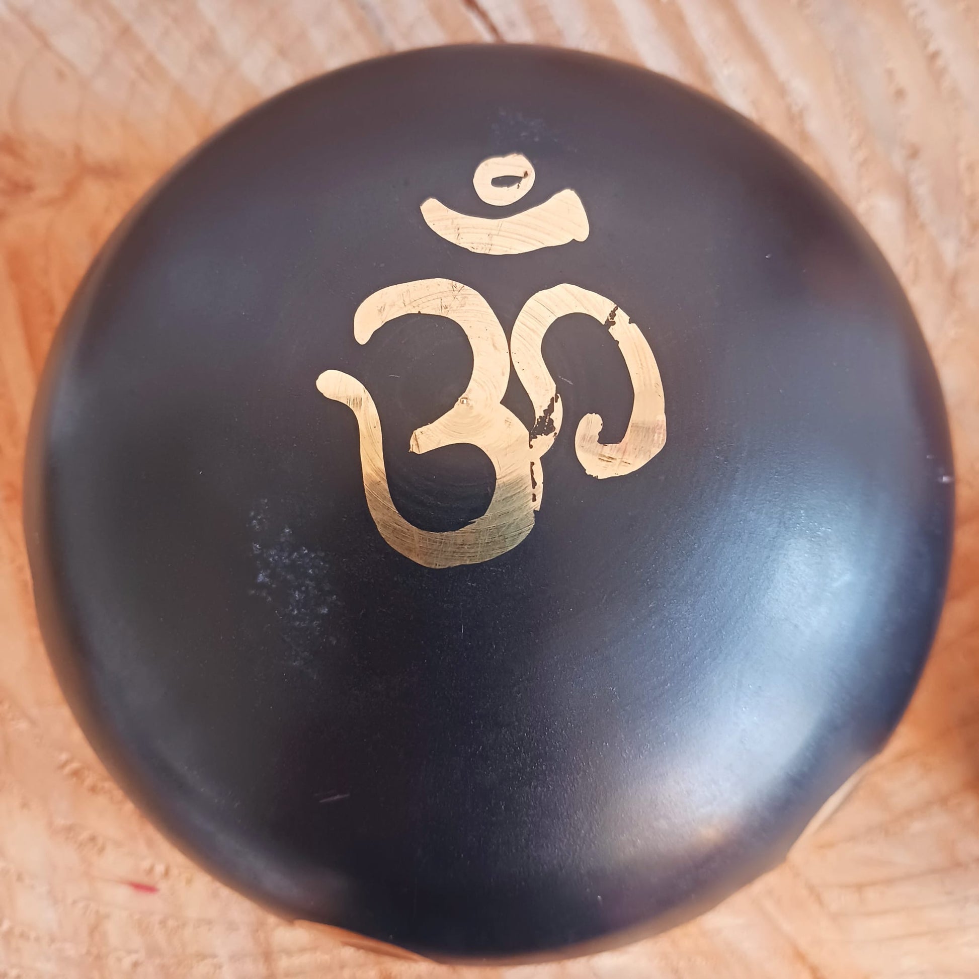 Yoga Om Singing Bowl Gift Set | Black