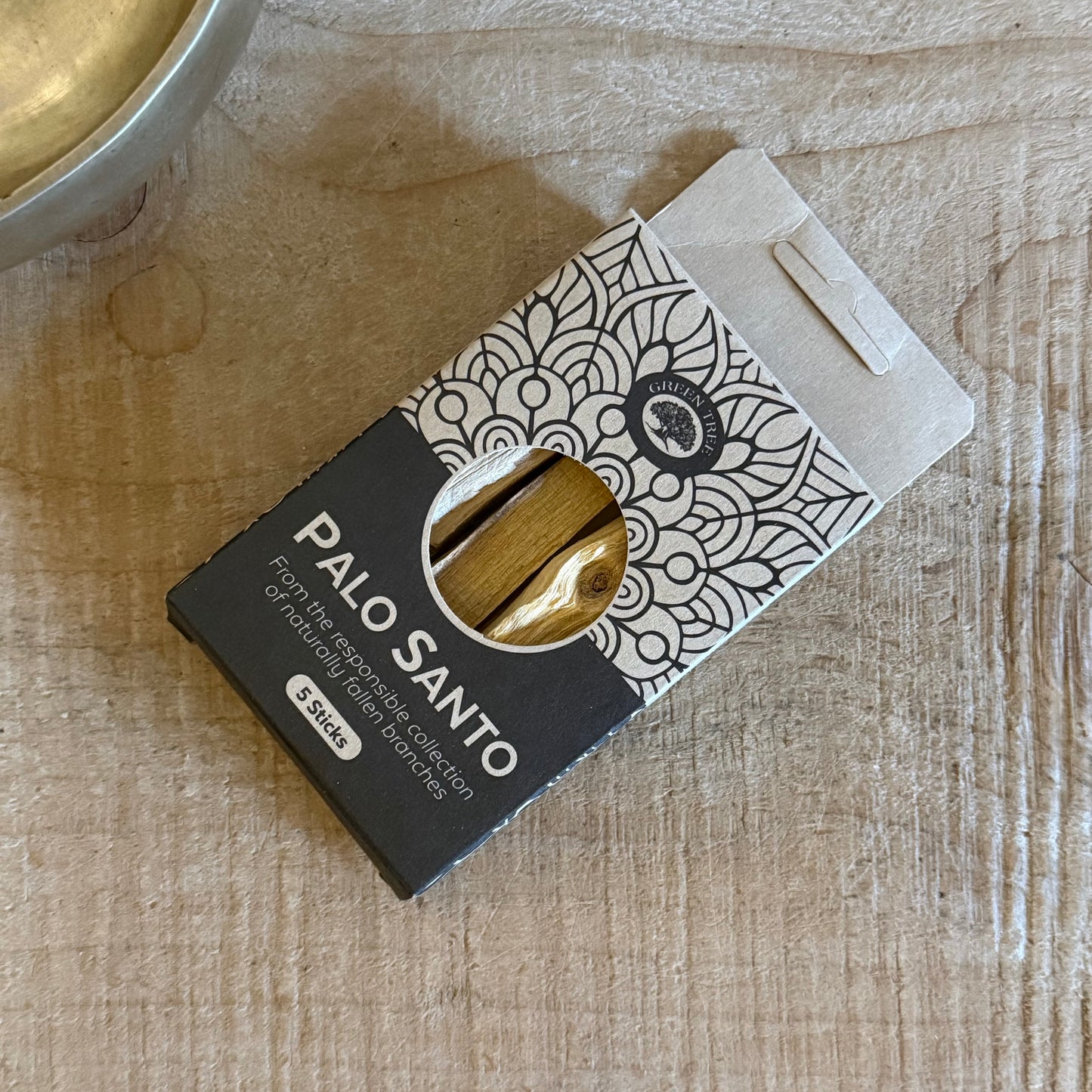 Palo Santo holy wood incense for meditation and ritual
Green Tree Palo Santo thin sticks packaging and wood texture