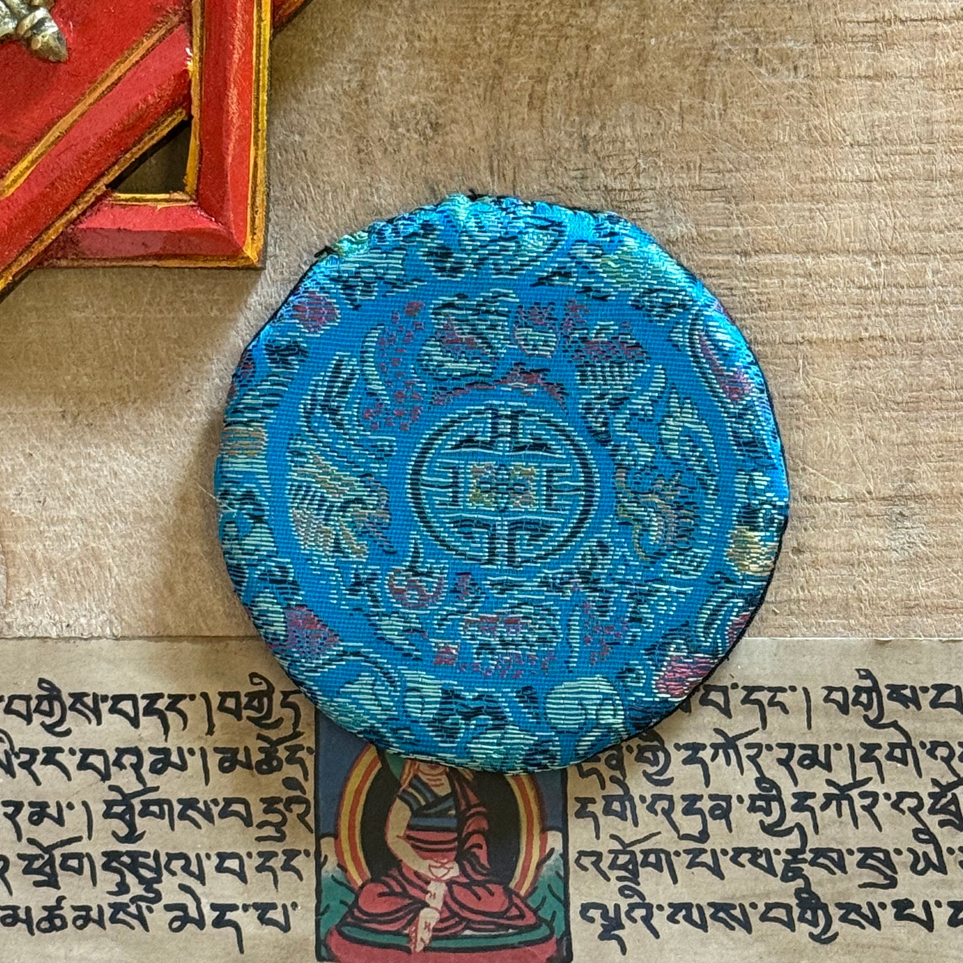 Brocade Singing Bowl Cushion | Handmade Support for Clear Sound

Enhance your practice with our brocade singing bowl cushion. Handmade in Nepal, it stabilizes your bowl for pure sound and adds beauty to your sacred space.