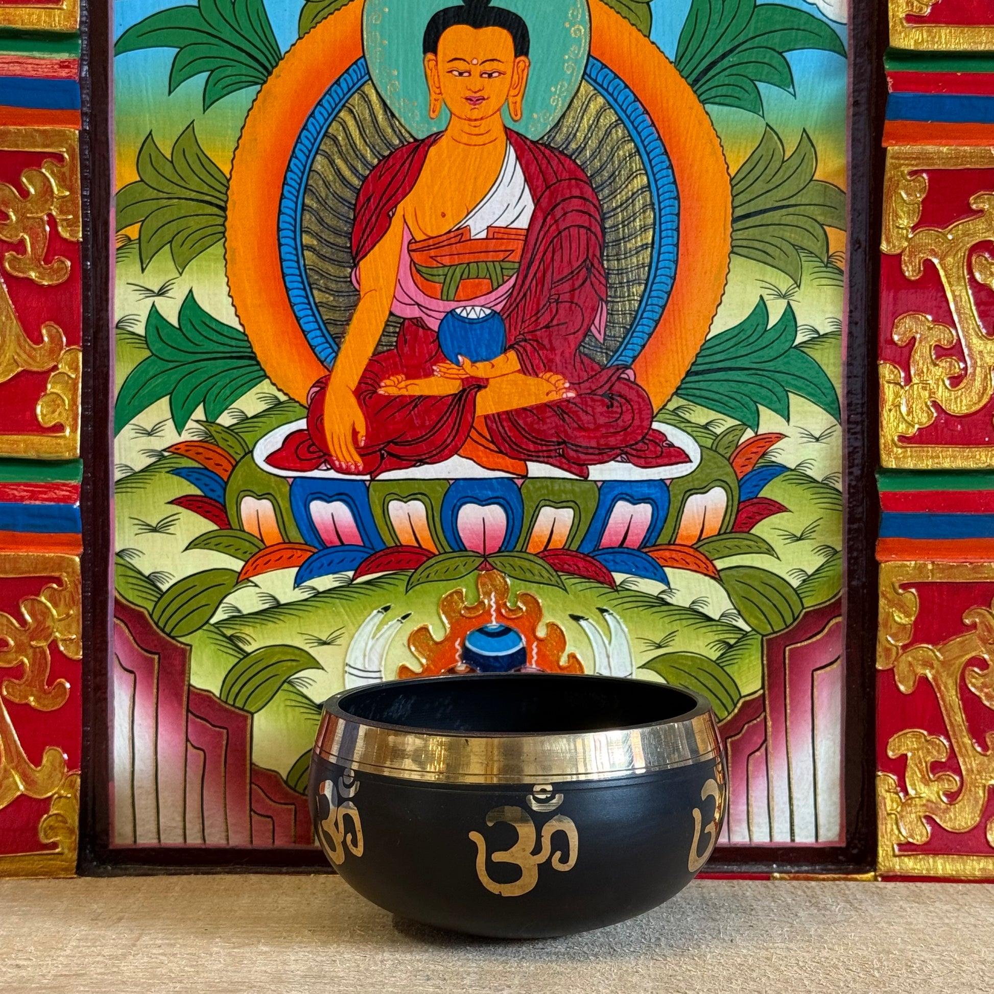 Yoga Om Black Singing Bowl Gift Set for Meditation & Healing

Elevate your practice with our black Yoga Om Singing Bowl Gift Set. Tuned to 679 Hz for meditation, healing, and inner balance. Ethically made in Nepal.