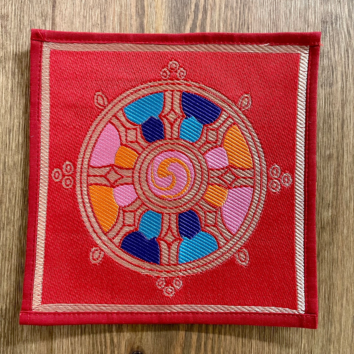 Mini Brocade Cloth alter cloth Dorje Mat 17 X 17 cm (Dharma wheel)