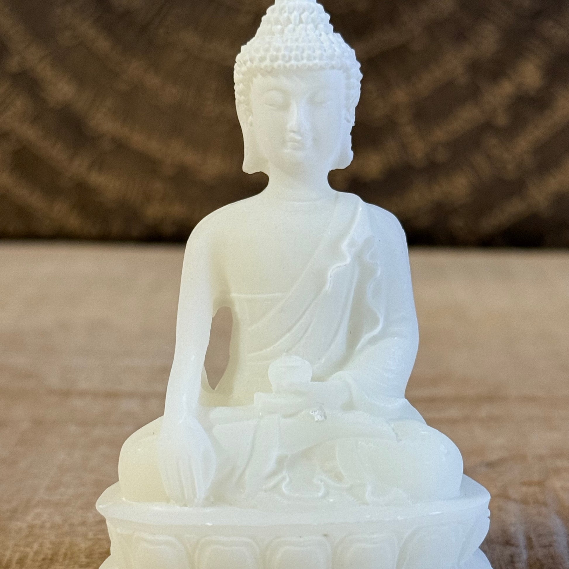 Hand-crafted polyresin Buddha statue in Bhumisparsha mudra, 8.5cm enlightenment figure