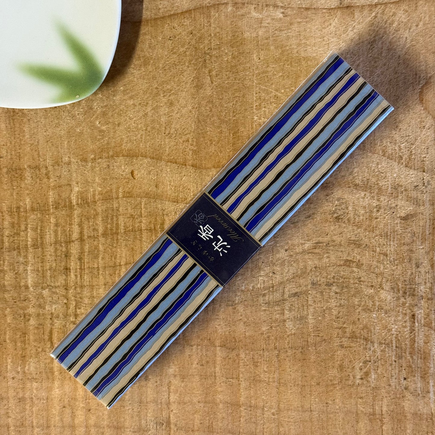 Kayuragi Aloeswood Japanese incense 40 sticks with holder