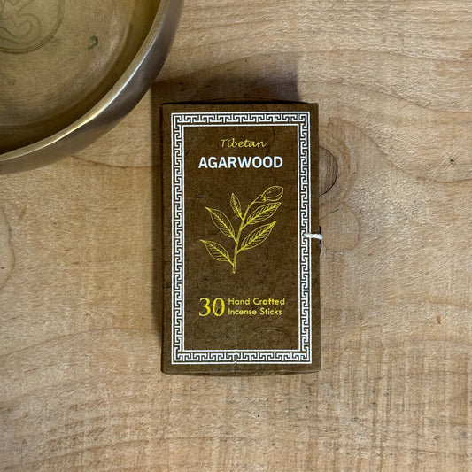 Agarwood, known as the “Wood of the Gods,” has been cherished in Tibetan Buddhism for centuries. It is revered for guiding practitioners inward—toward clarity, grounding, and inner peace. This sacred incense is used during meditation to bring energy to the center, awaken higher consciousness, and calm both mind and spirit.
