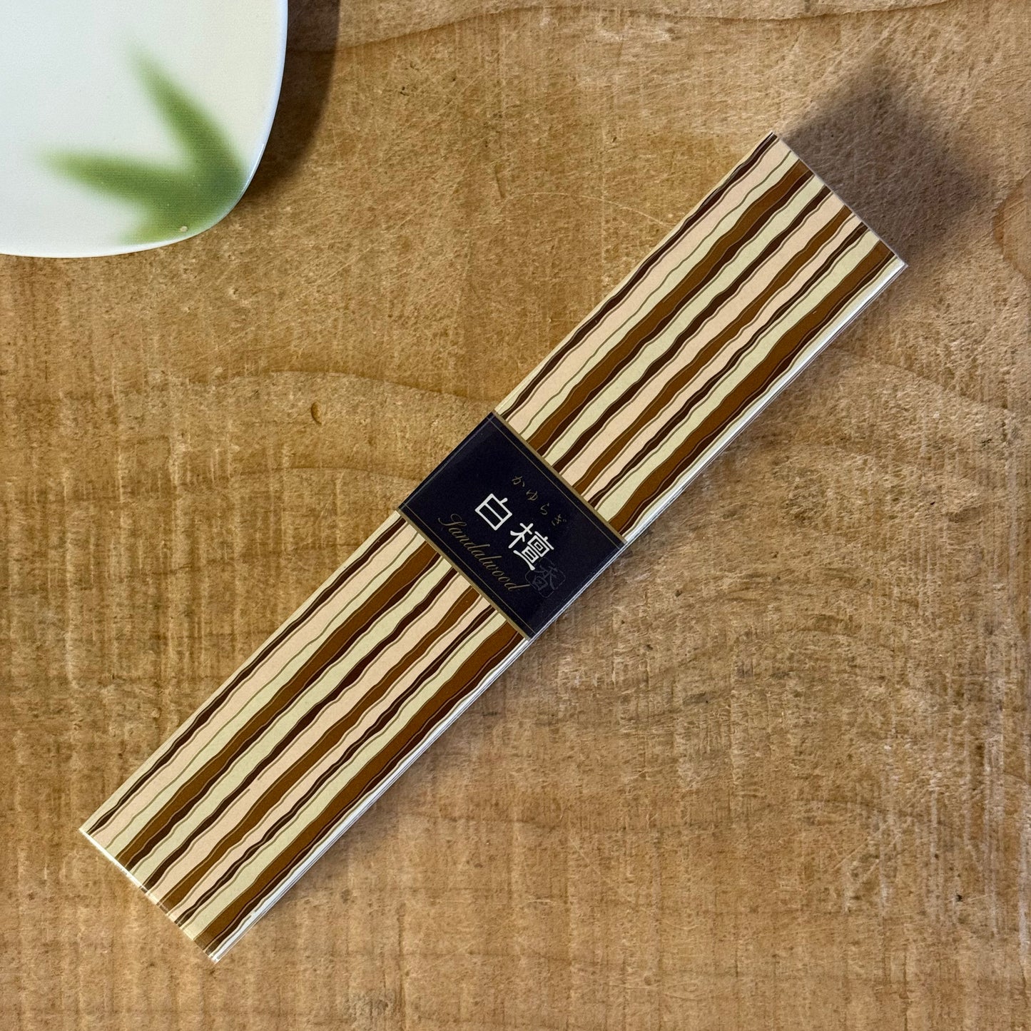 Kayuragi Sandalwood Japanese incense 40 sticks with holder