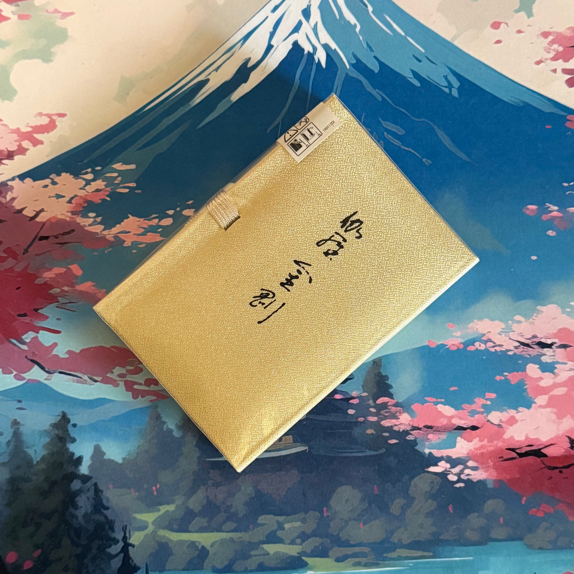 Kyara Kongo Aloeswood Japanese incense sticks with ceramic holder