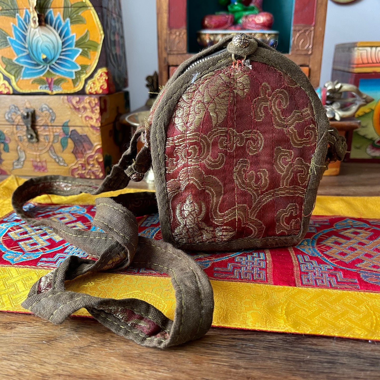 Tibetan Travel Gau portable Prayer Box  shrine Avalokiteśvara