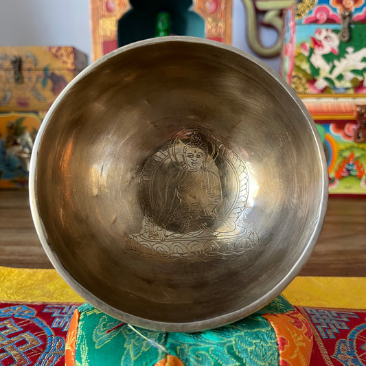 Singing Bowl Medicine Buddha  (engraving) 11.5 cm (375gm)