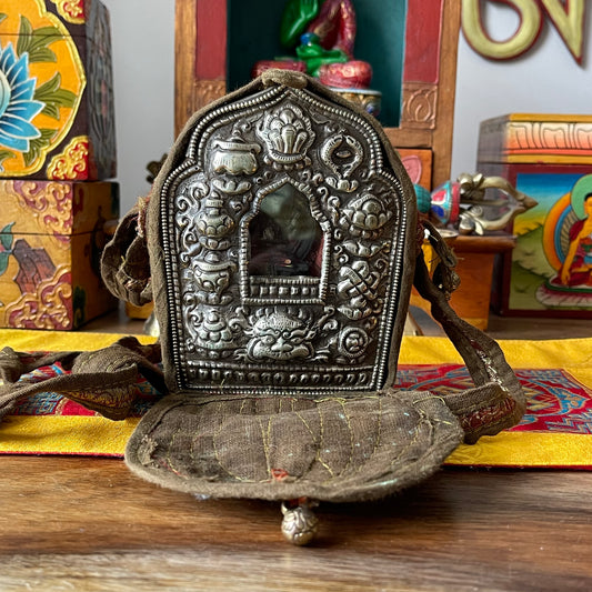 Tibetan Travel Gau portable Prayer Box  shrine Avalokiteśvara