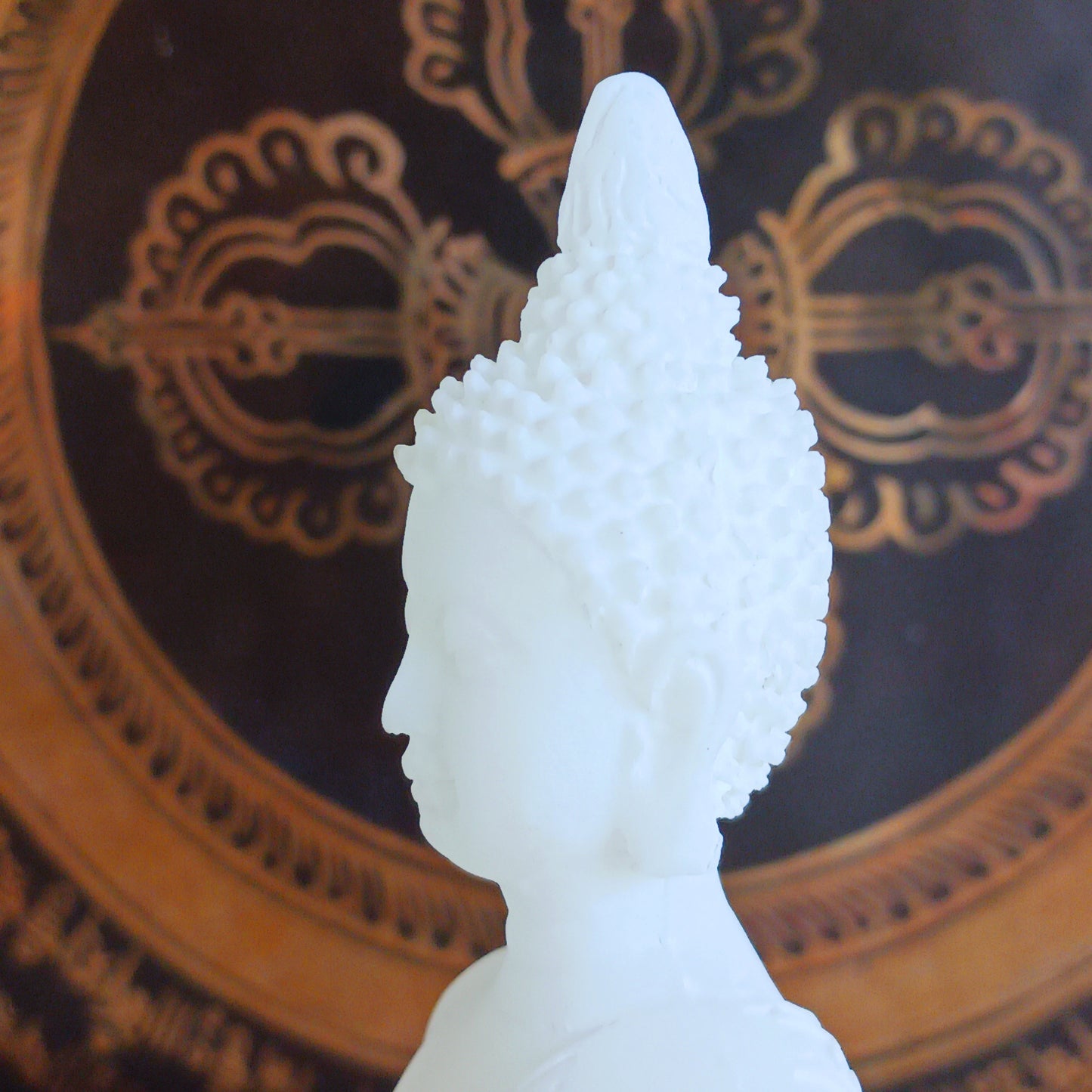 Bring serenity and spiritual symbolism into your sacred space with this beautifully crafted 16cm White Buddha Statue, complete with an Amrita vase. Handmade in Tibet, this statue reflects traditional Buddhist artistry and carries deep meaning rooted in ancient Sanskrit.